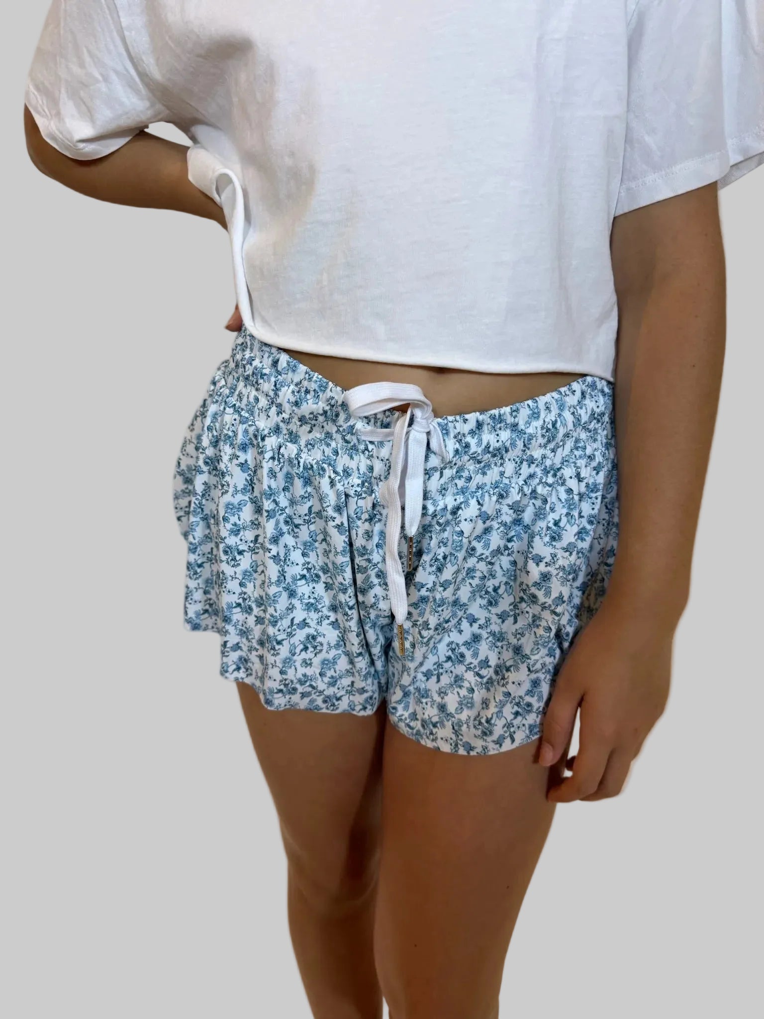 Katie J | Farrah Printed Shorts | Blue Toile | Vagabond | Apparel | Boutique