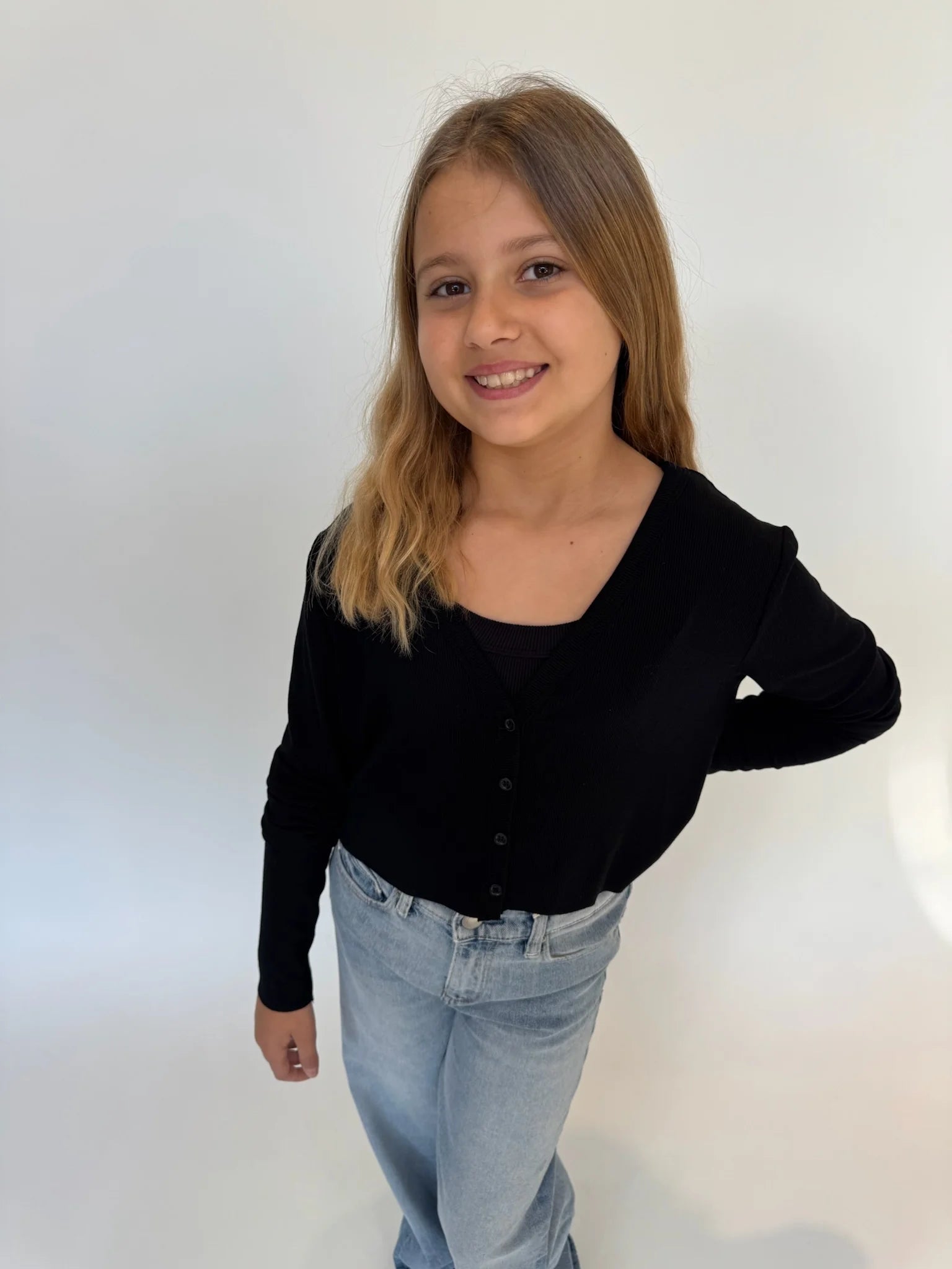 Katie J | Livi Cardi | Black | Model | Vagabond | Apparel | Boutique