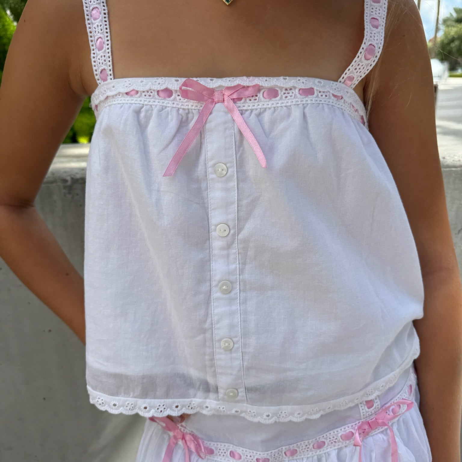 Katie J | Zuri Top | Close | Vagabond | Apparel | Boutique