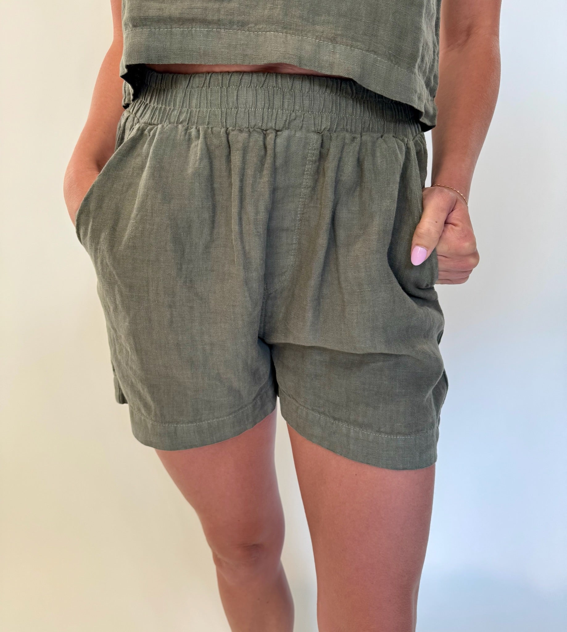 LA Made | Elodie Pleated Linen Short | Willow | Vagabond | Apparel | Boutique
