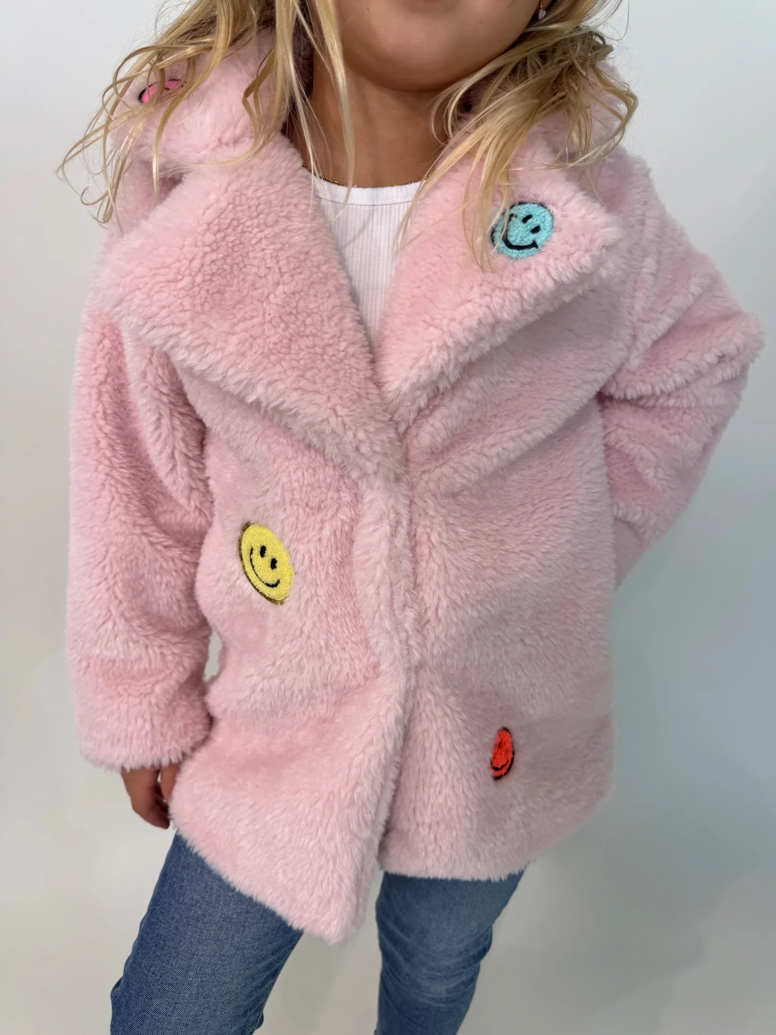 Mini Dreamer | Kylie Smile Sherpa Coat | Pink | Model | Front | Vagabond | Apparel | Boutique