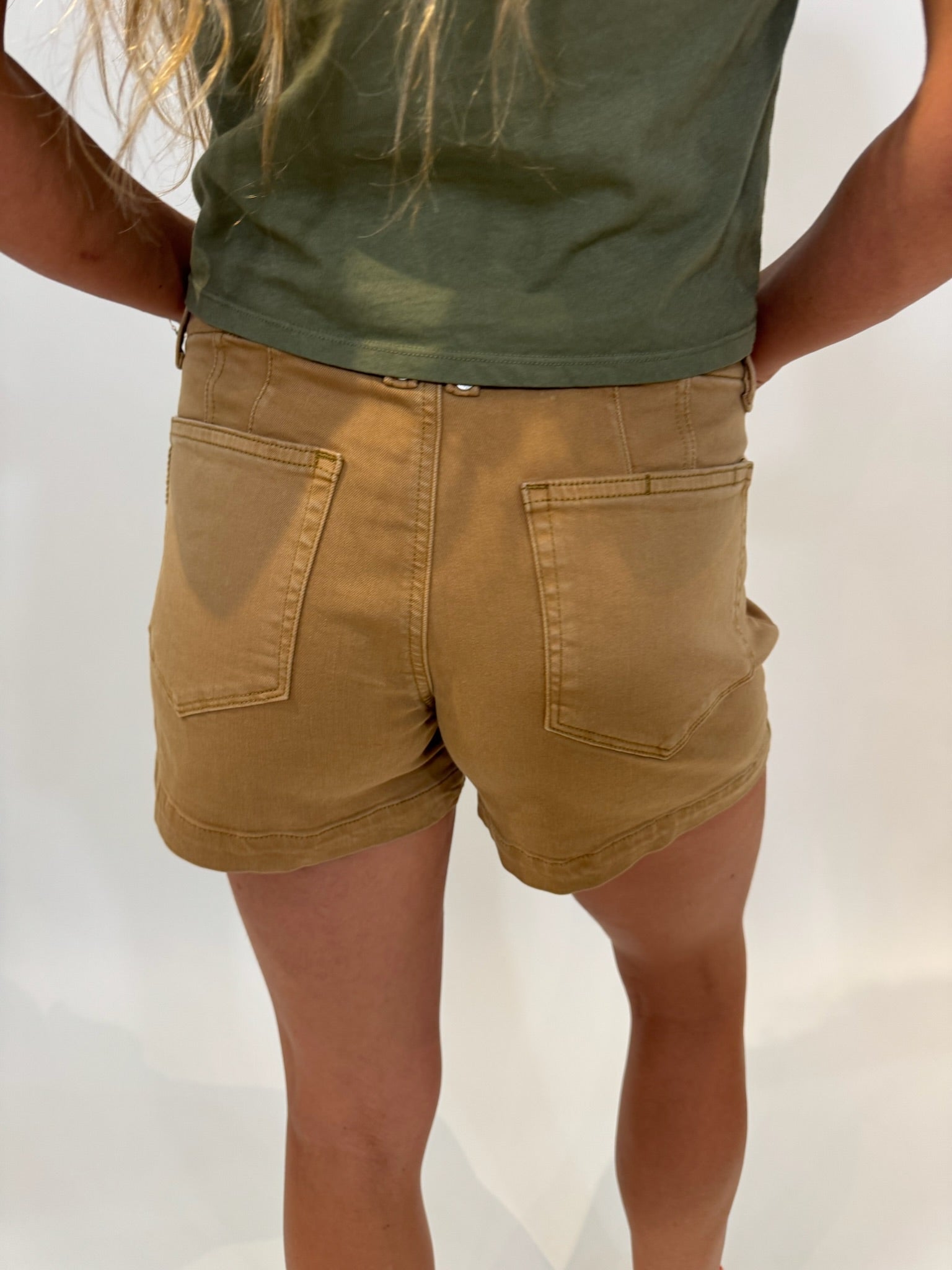 Paige | Olivia Short Vintage Sunflower | Vagabond | Apparel | Boutique