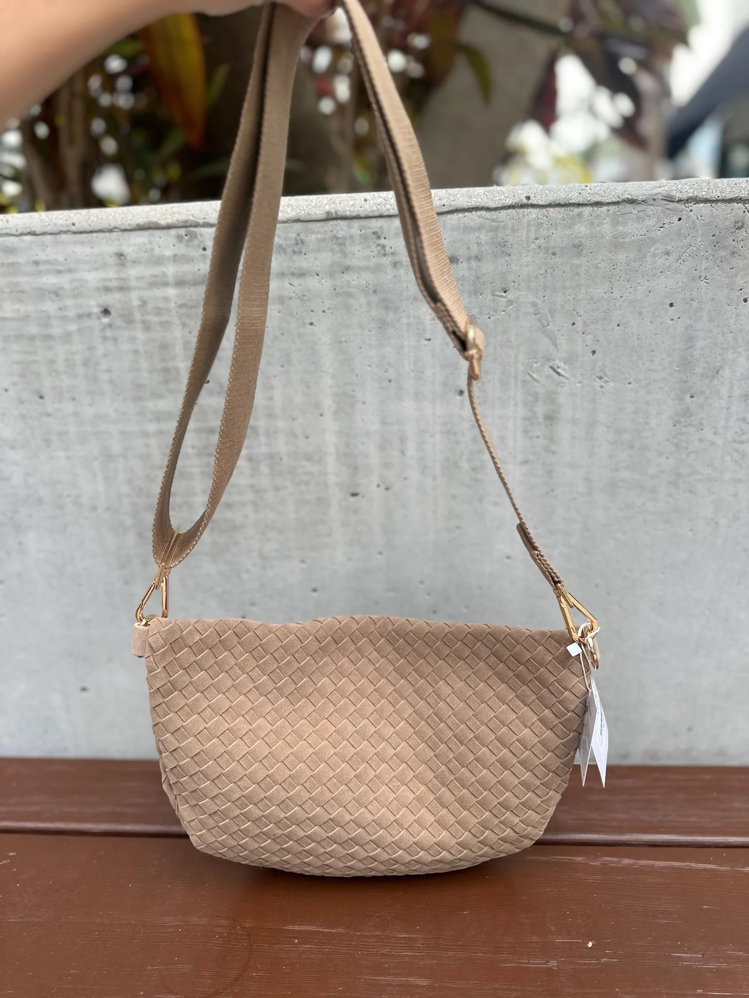 Pretty Simple | Suede Westlyn Woven Bum Bag | Back | Vagbabond | Apparel | Boutique