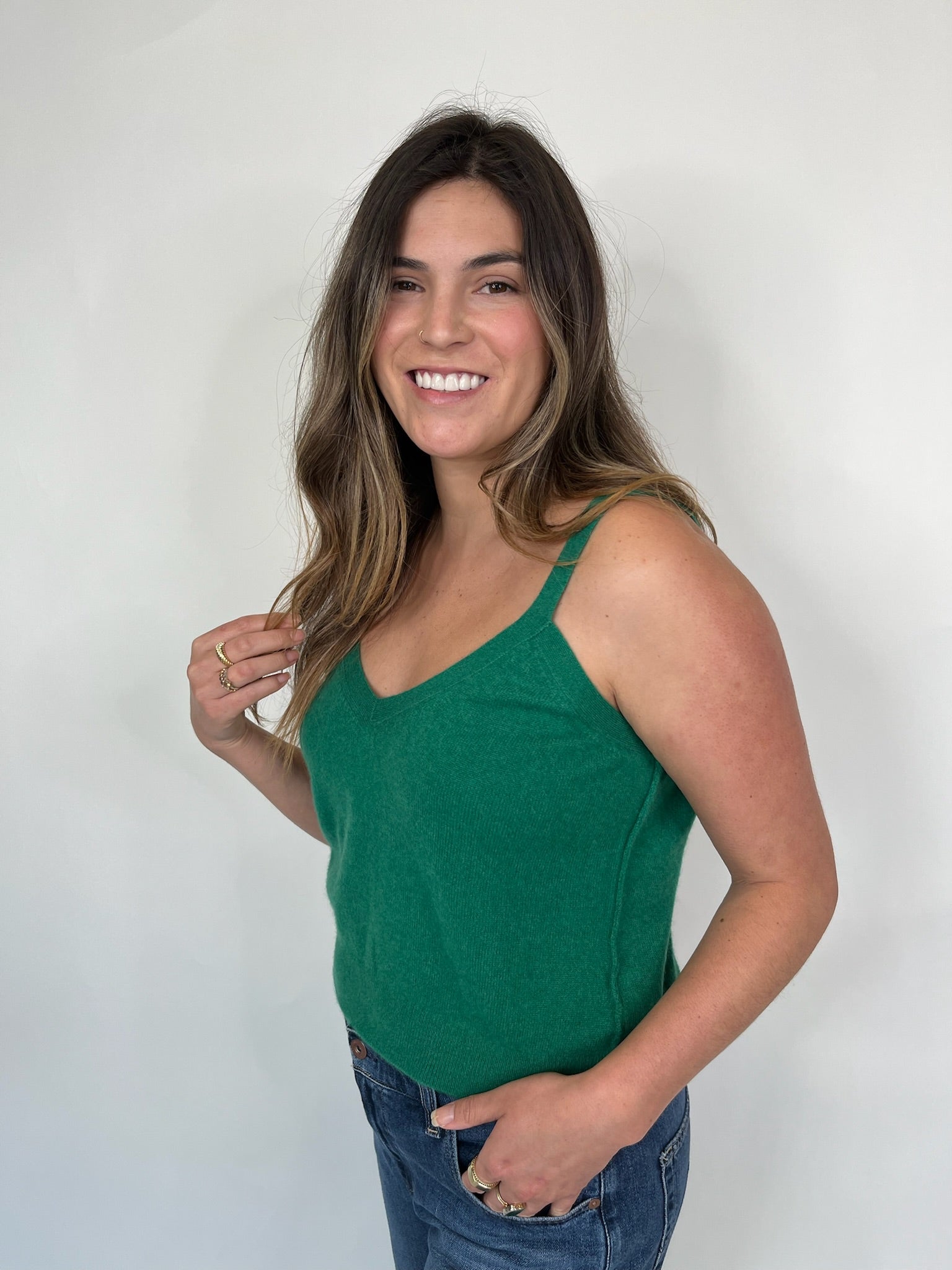 Rose and Crown V-Neck Tank Kelly Green | Vagabond Apparel Boutique