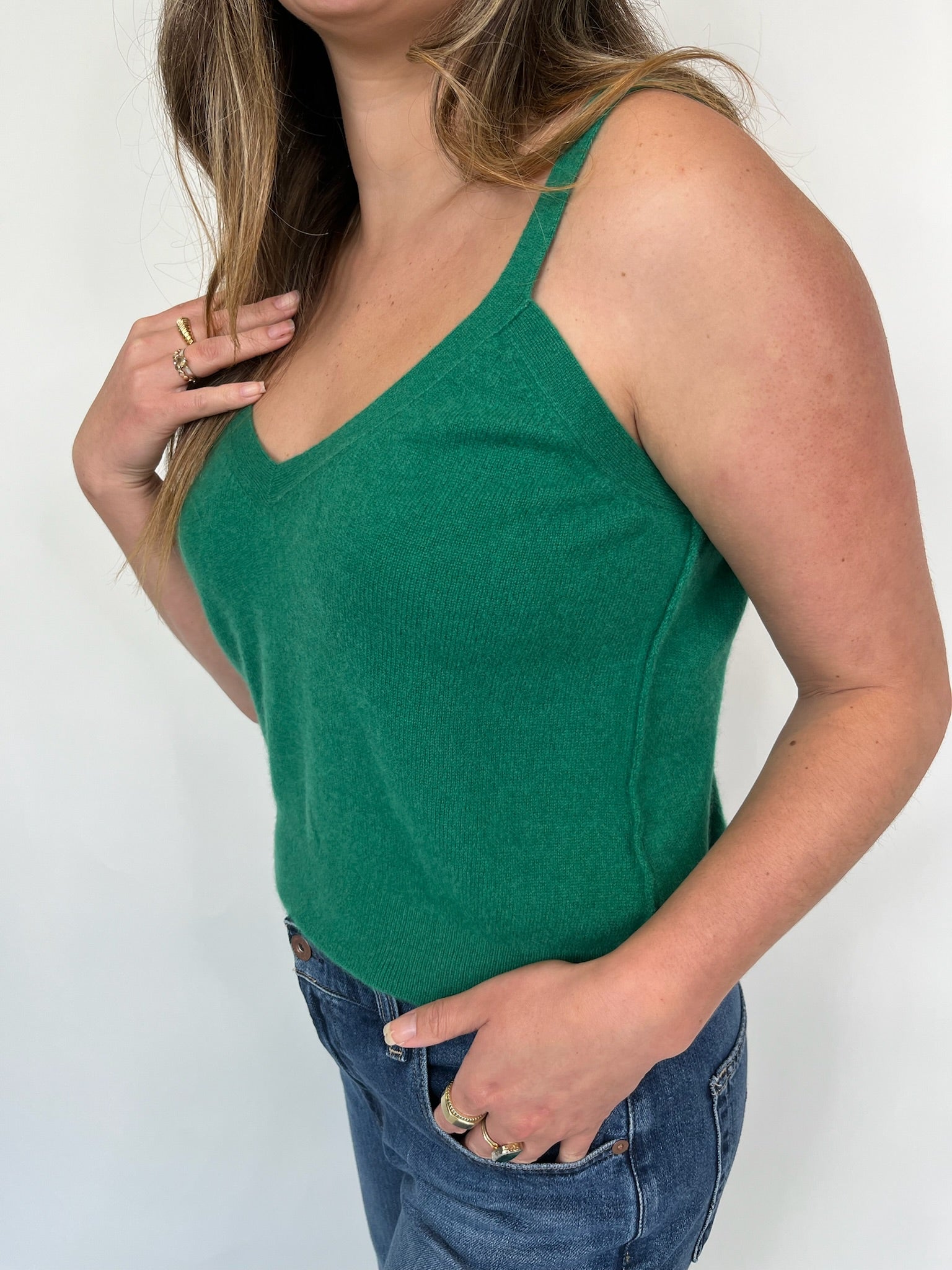Rose and Crown V-Neck Tank Kelly Green | Vagabond Apparel Boutique