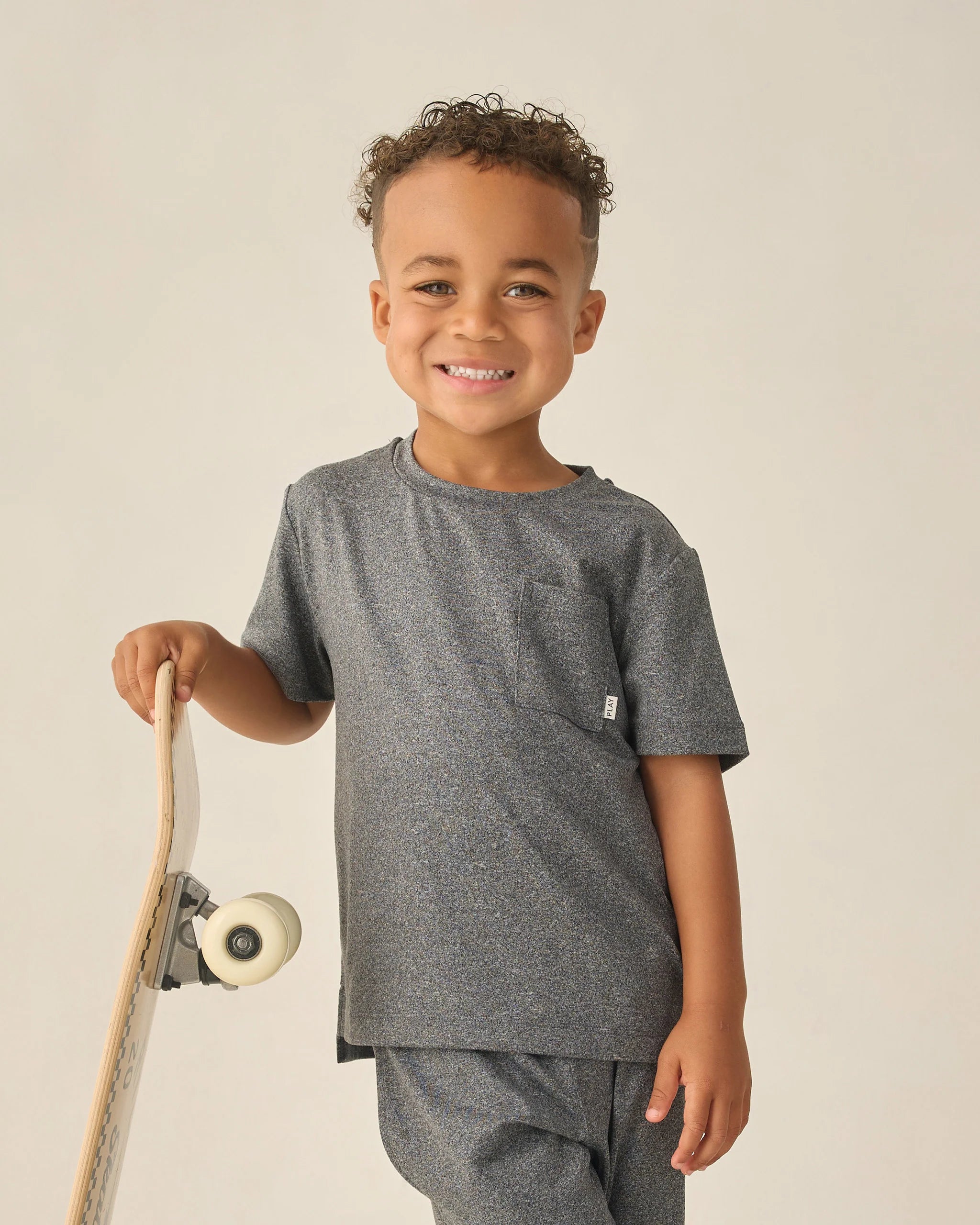 Rylee & Cru | Cove Essential Pocket Tee Heather Grey | Front | Vagabond | Apparel | Boutique