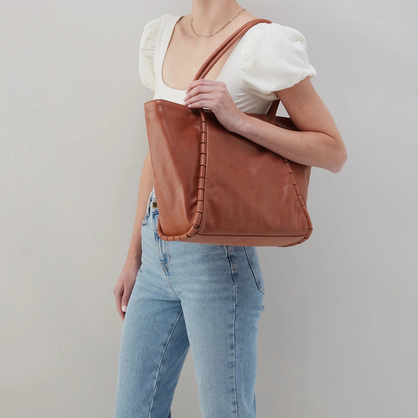Hobo Phoebe Tote Saddle | Vagabond Apparel Boutique