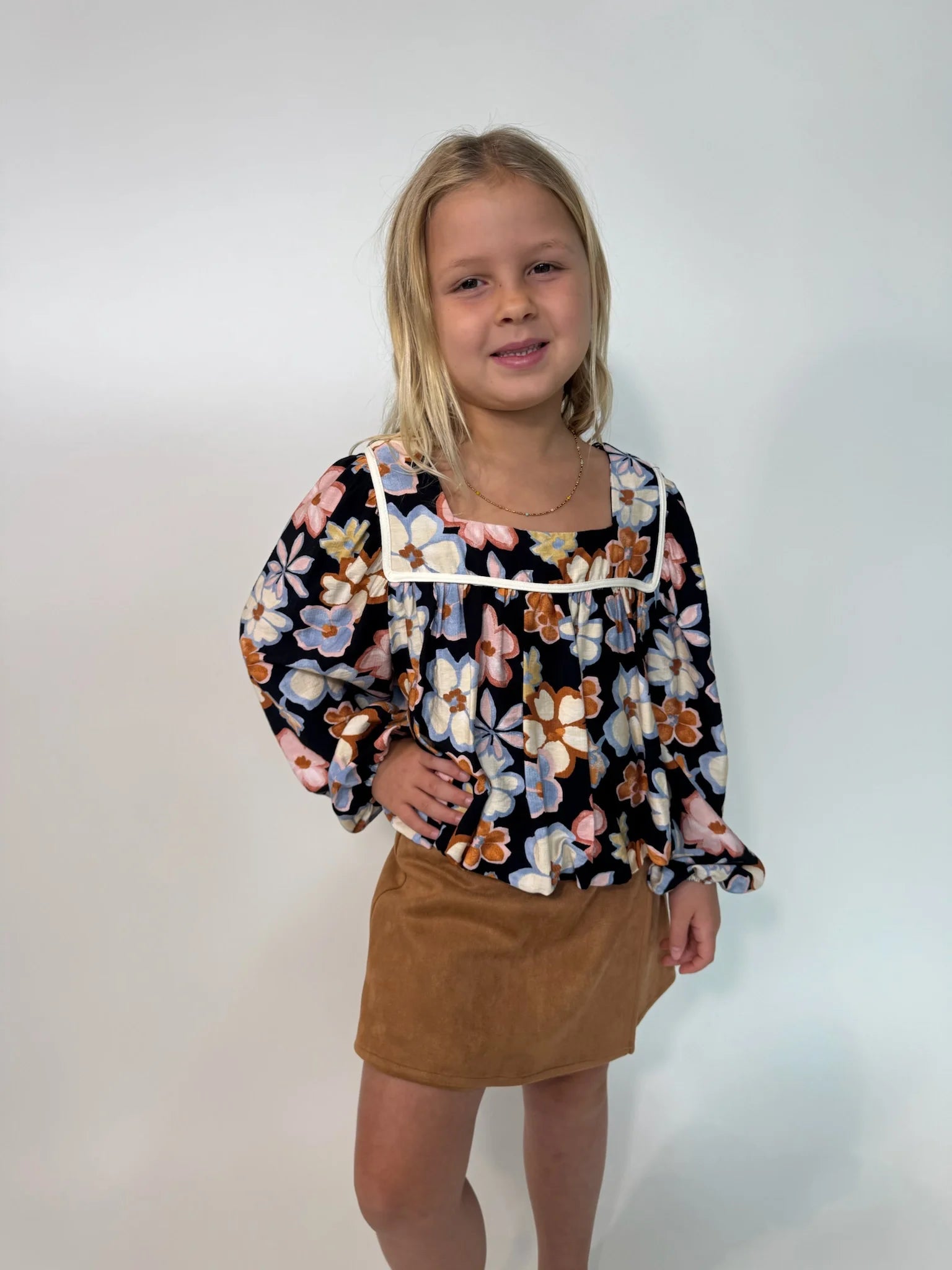 Sadie & Sage | Posy Bubble Woven Top | Model | Vagabond | Apparel | Boutique