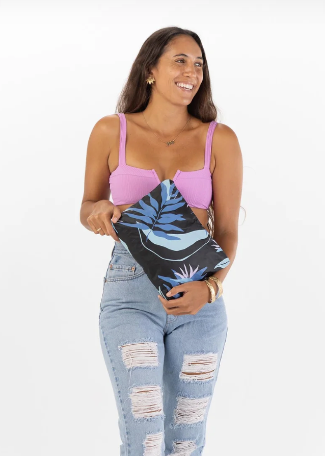 Aloha Painted Bird Mid Pouch Huckleberry/Black