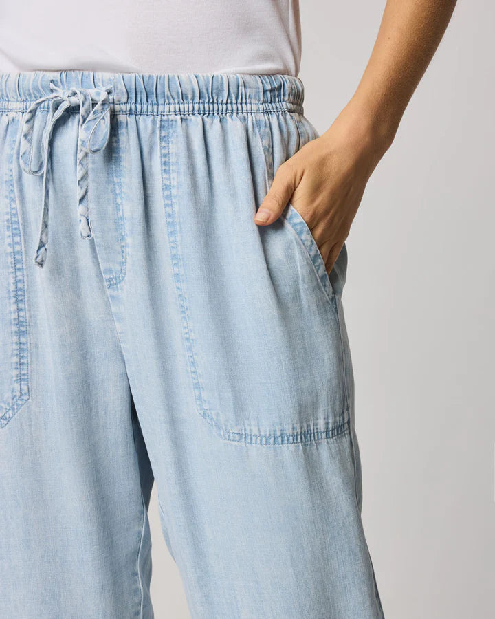 Splendid | Angie Indigo Straight Leg Pant | Bleached | Close | Vagabond | Apparel | Boutique