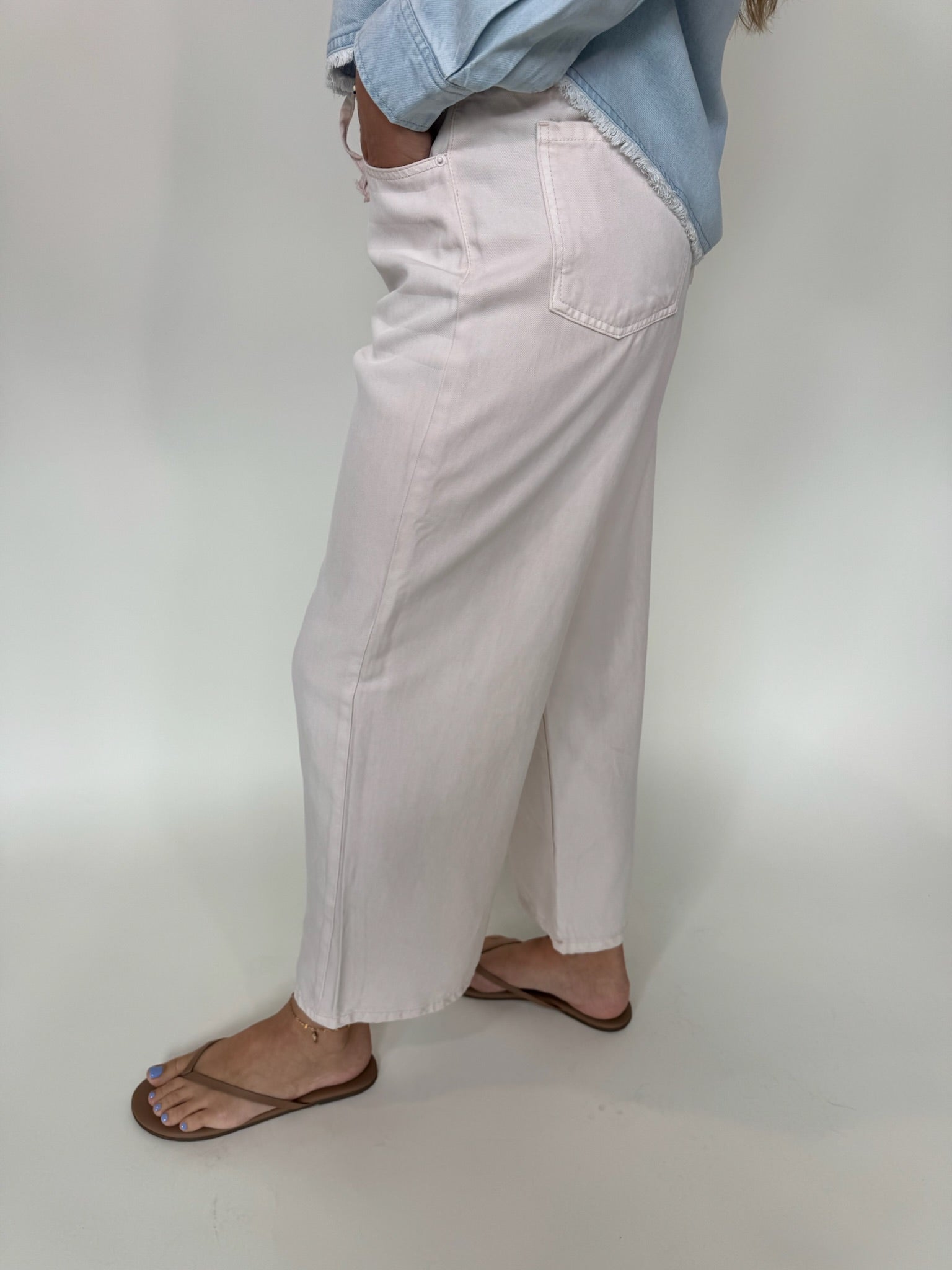 Splendid | Lounge Denim Crop Pant | Side| Vagabond | Apparel | Boutique