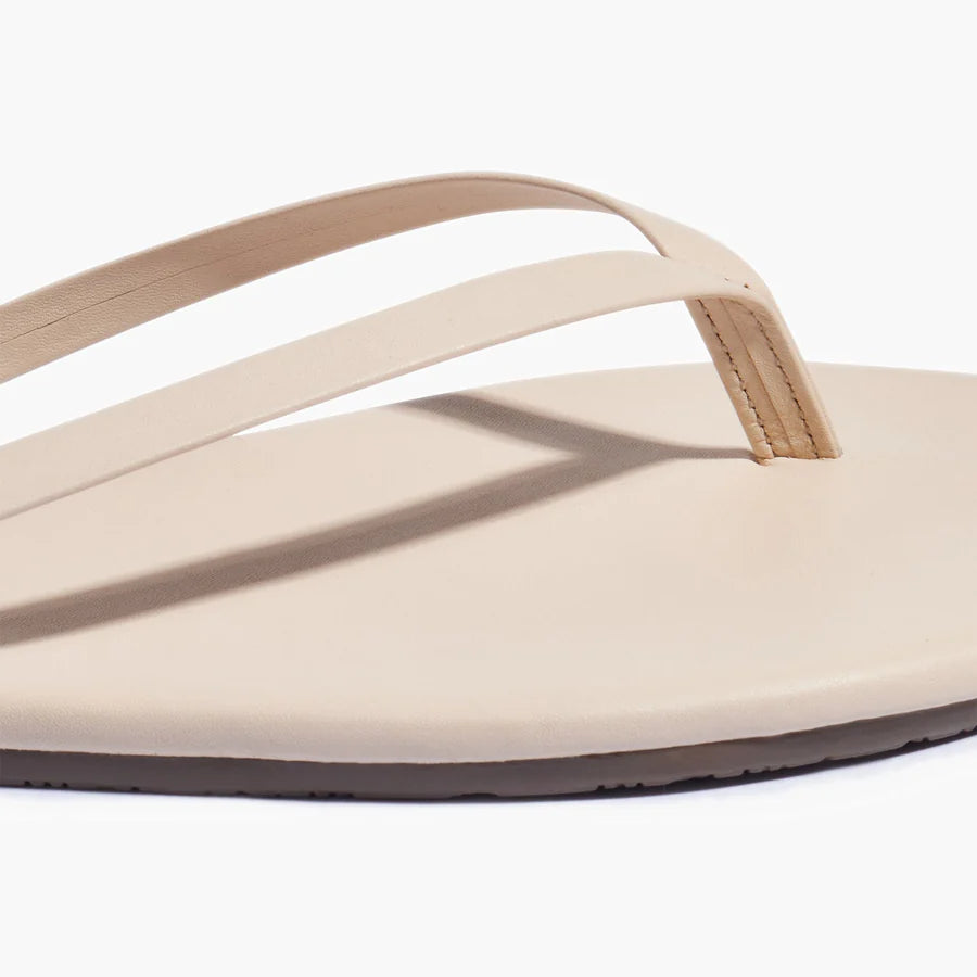 Tkees | Foundations | Linen | Close | Vagabond | Apparel | Boutique