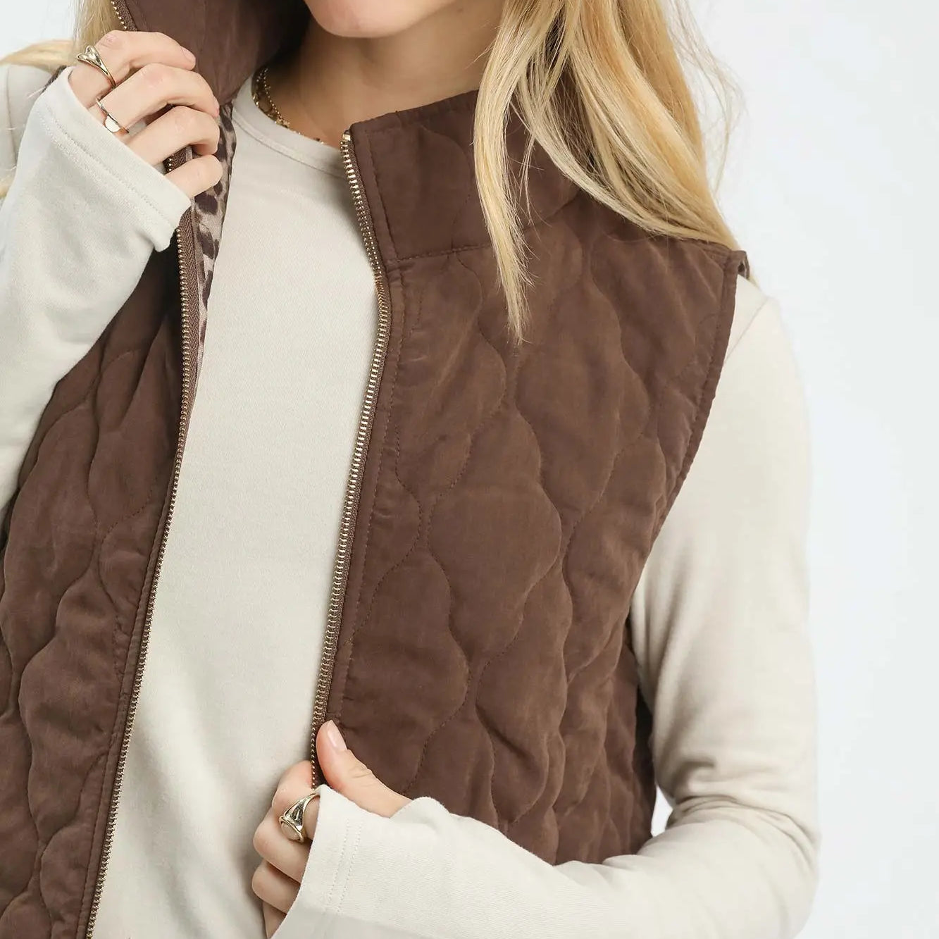 Umgee | Quilted Zip Up Vest | Close | Vagabond | Apparel | Boutique