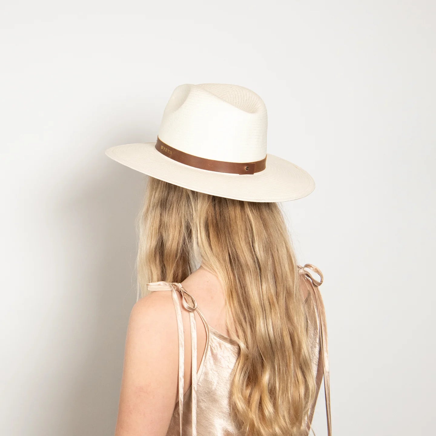 Wyeth | Miguel | Cream | Model | Back | Vagabond | Apparel | Boutique