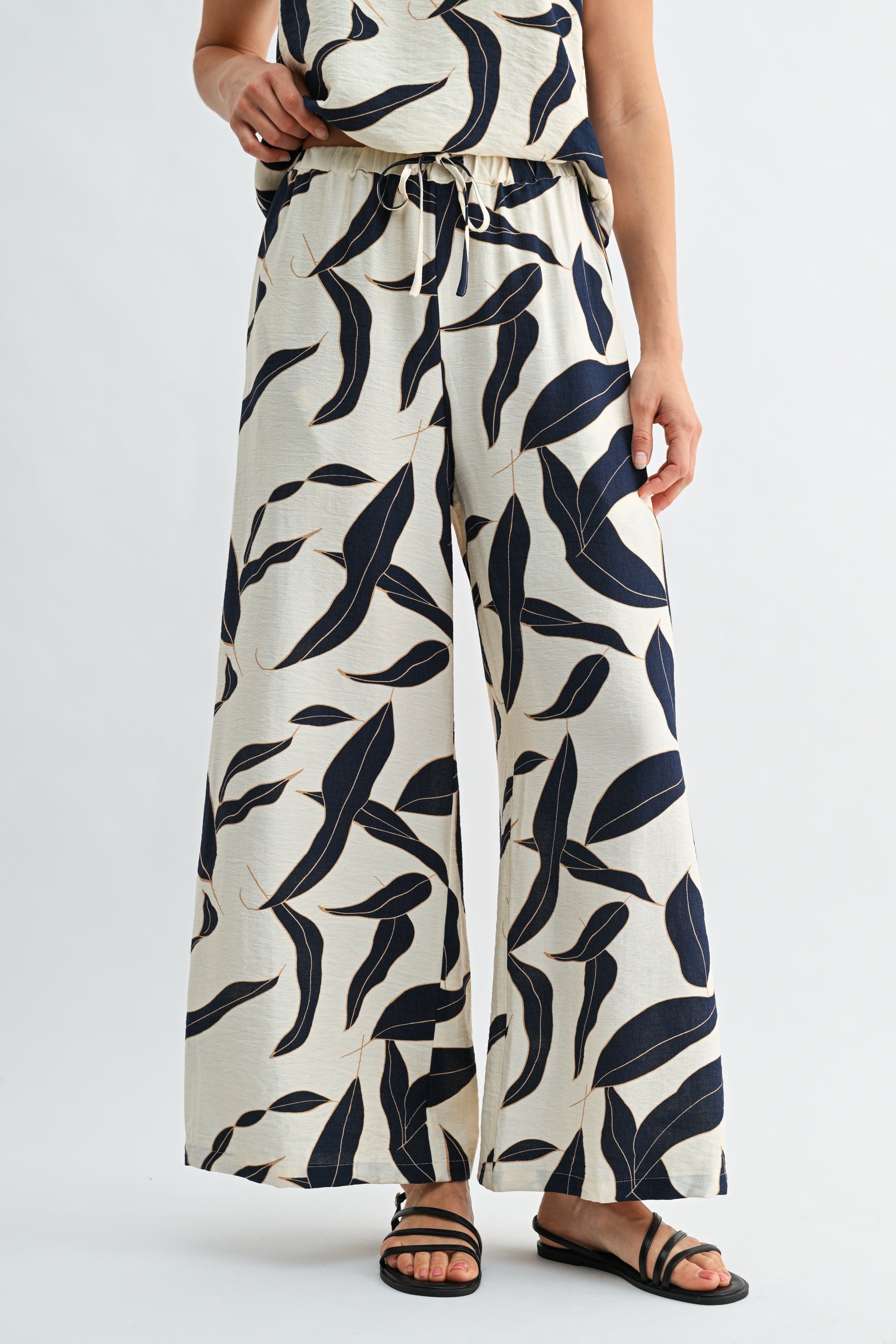 KLD Leaf Print Wide Leg Pant