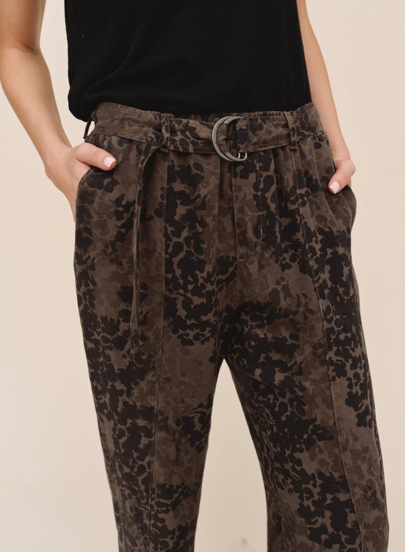 Bella Dahl Belted Seam Pant