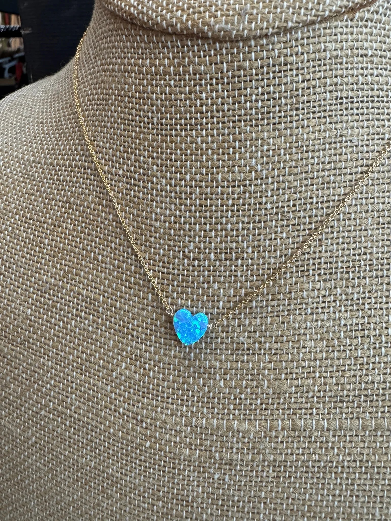 Bara Boheme | Heart Necklace | Blue | Close | Vagabond | Apparel | Boutique