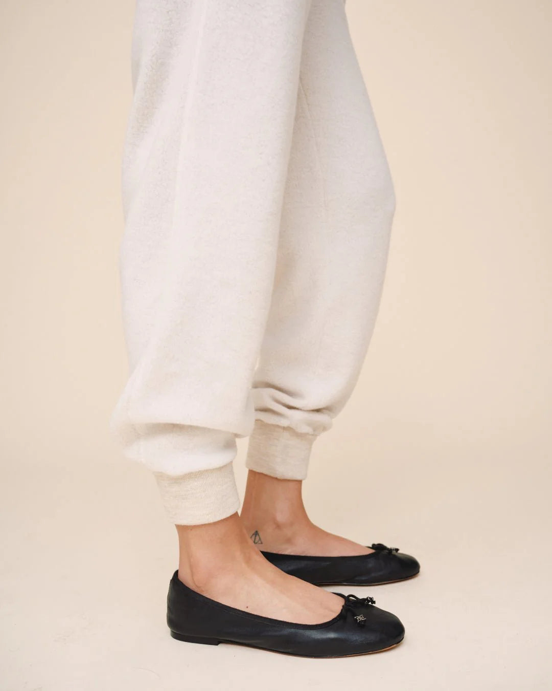 Bella Dahl | Contrast Sweatpant | Side | Vagabond | Apparel | Boutique