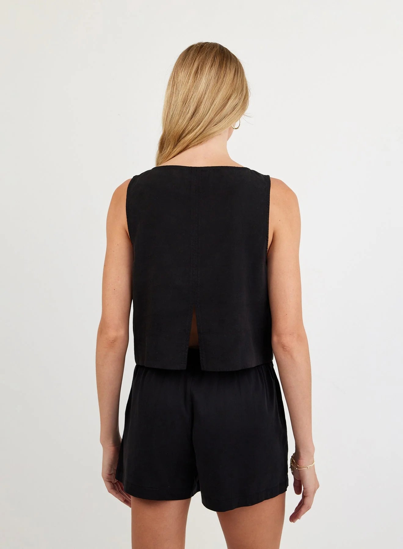 Bella Dahl | Sleeveless Boat Neck Split Back | Back | Vagabond | Apparel | Boutique