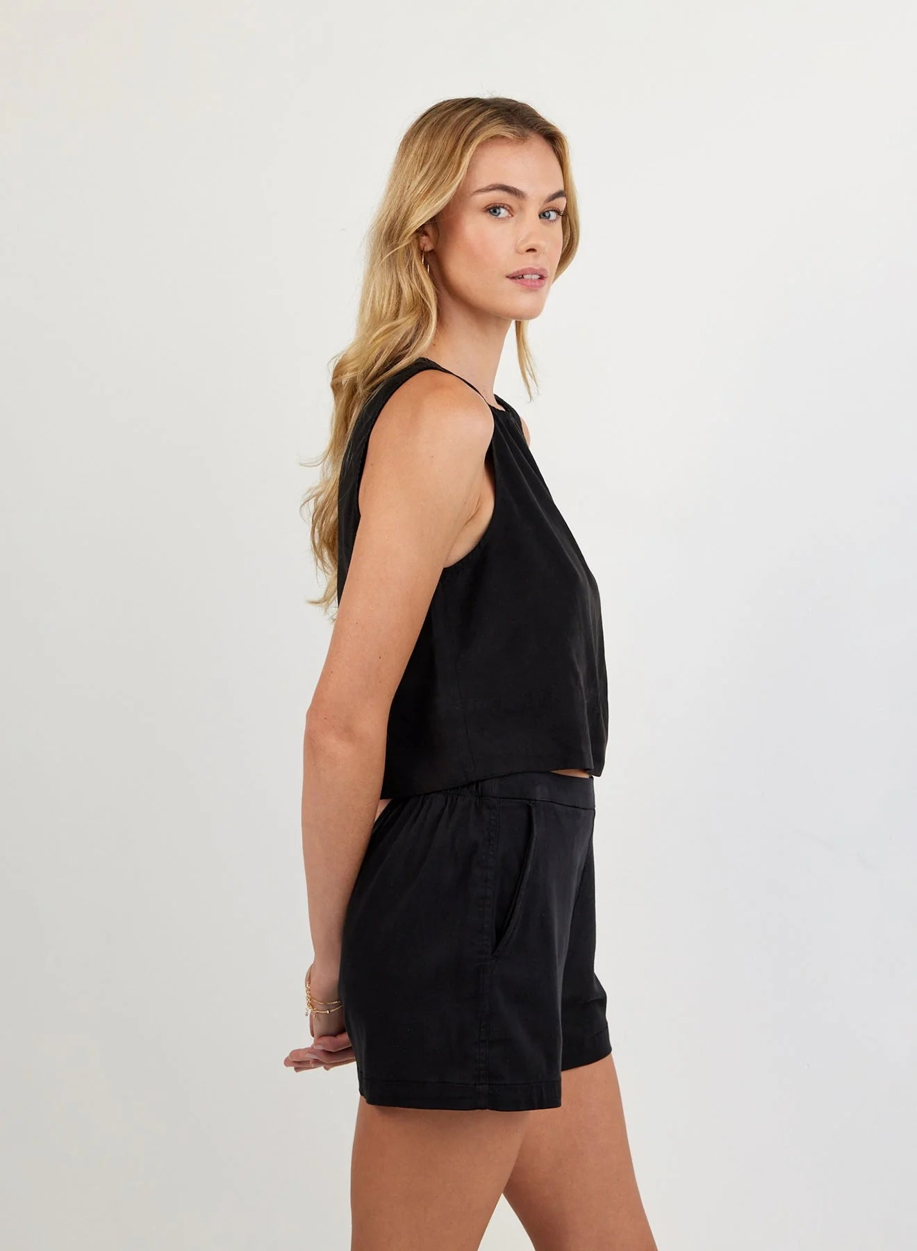 Bella Dahl | Sleeveless Boat Neck Split Back | Side | Vagabond | Apparel | Boutique