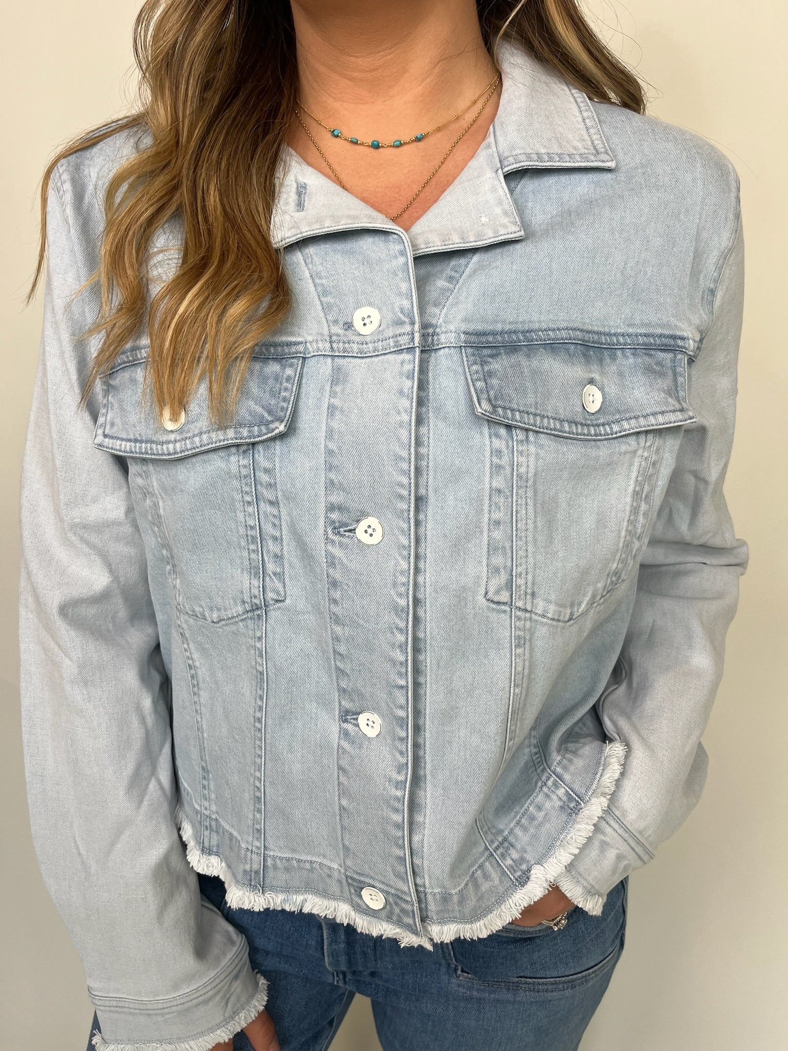 Bella Dahl Coco Fray Mix Denim Jacket | Vagabond Apparel Boutique