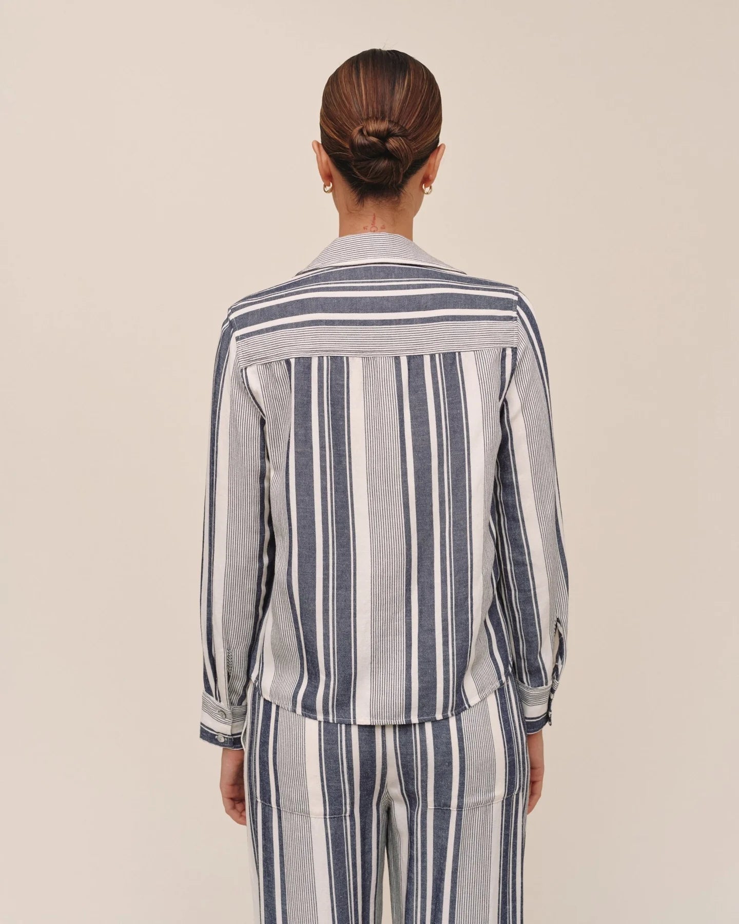 Bella Dahl | Long Sleeve Crop Pocket Shirt | Vagabond | Apparel | Boutique