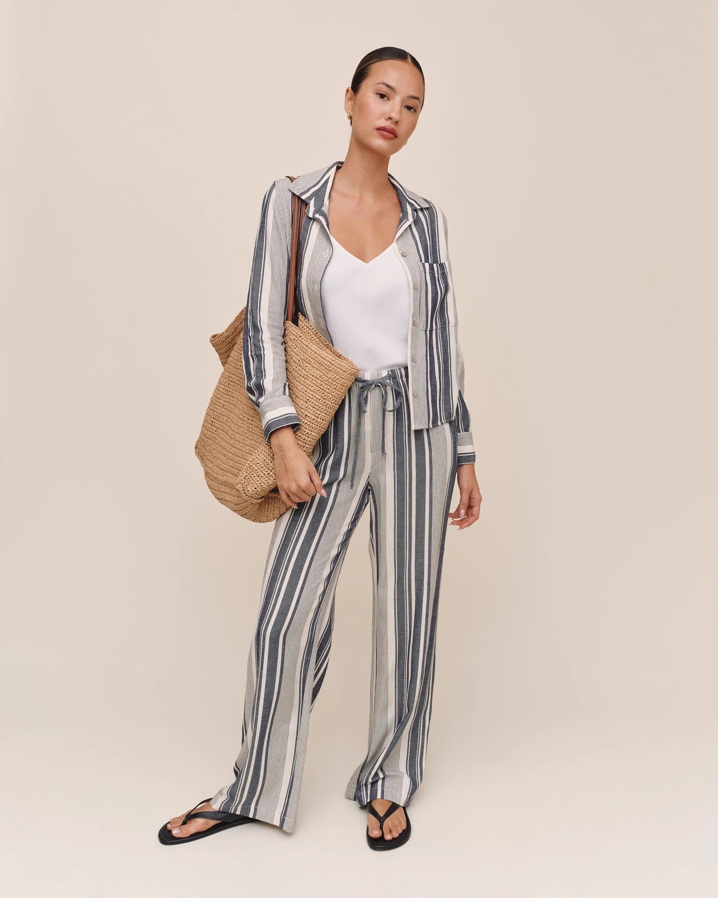 Bella Dahl | Long Sleeve Crop Pocket Shirt | Vagabond | Apparel | Boutique