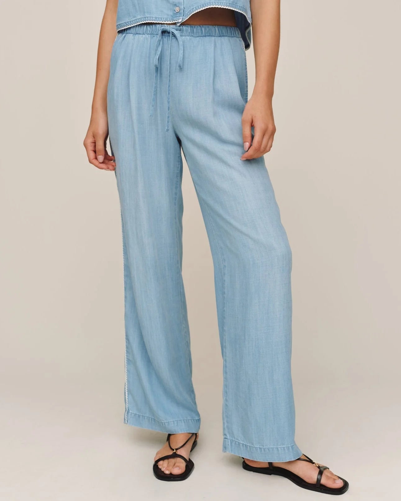 Bella Dahl | Scallop Side Seam Pant | Vagabond | Apparel | Boutique