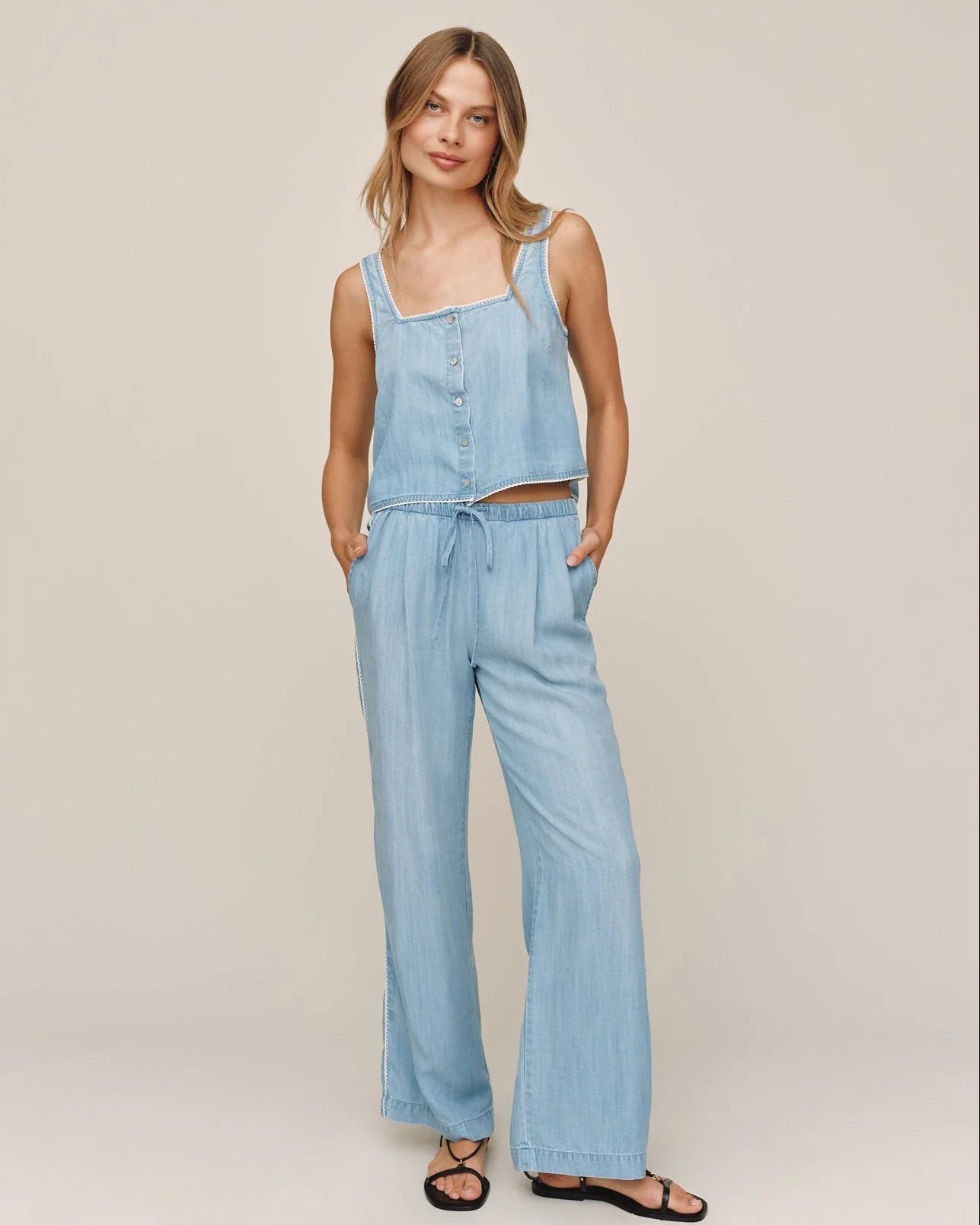 Bella Dahl | Scallop Side Seam Pant | Vagabond | Apparel | Boutique
