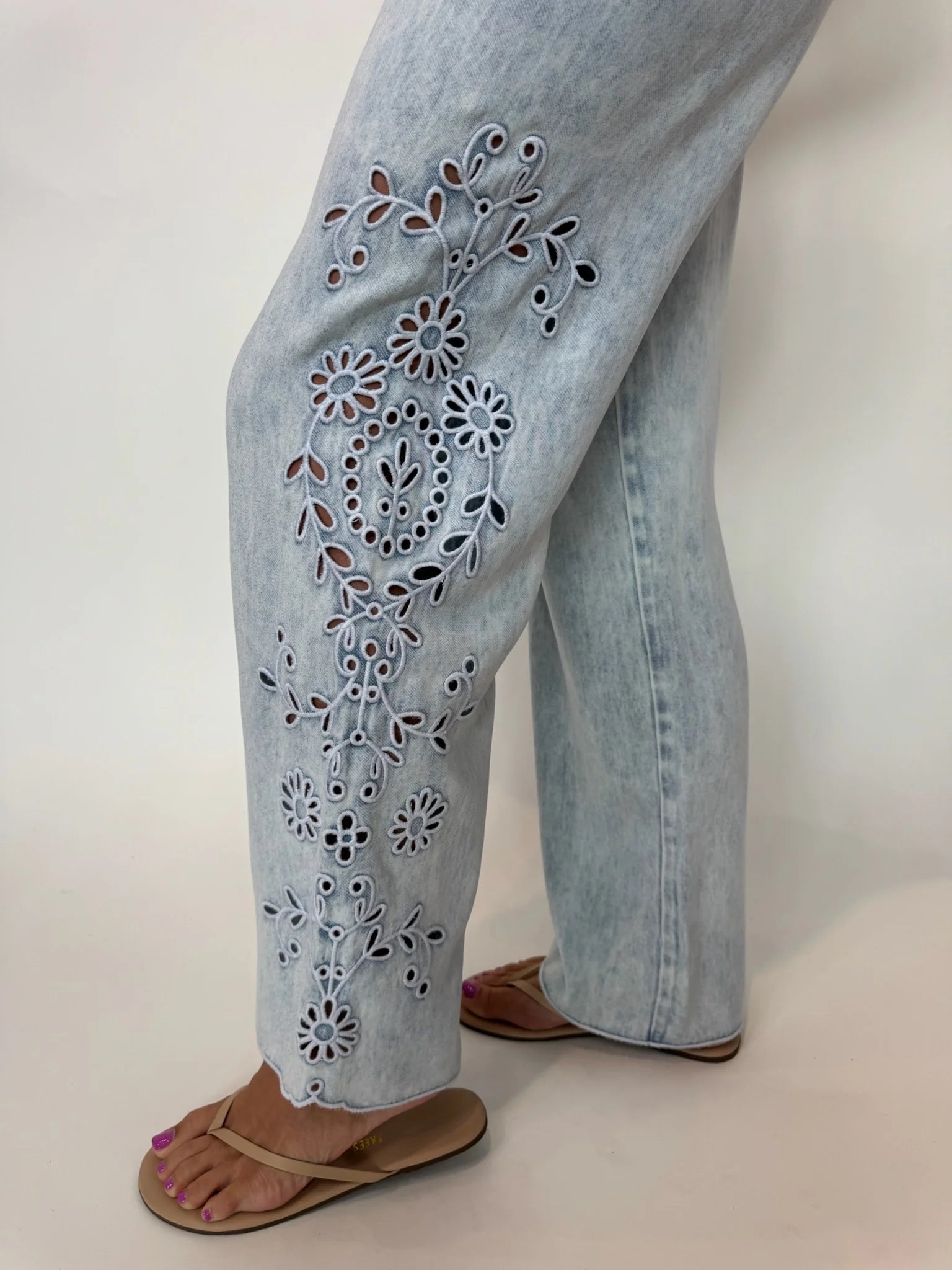 Bella Dahl | Side Embroidered Beach Pant | Vagabond | Apparel | Boutique