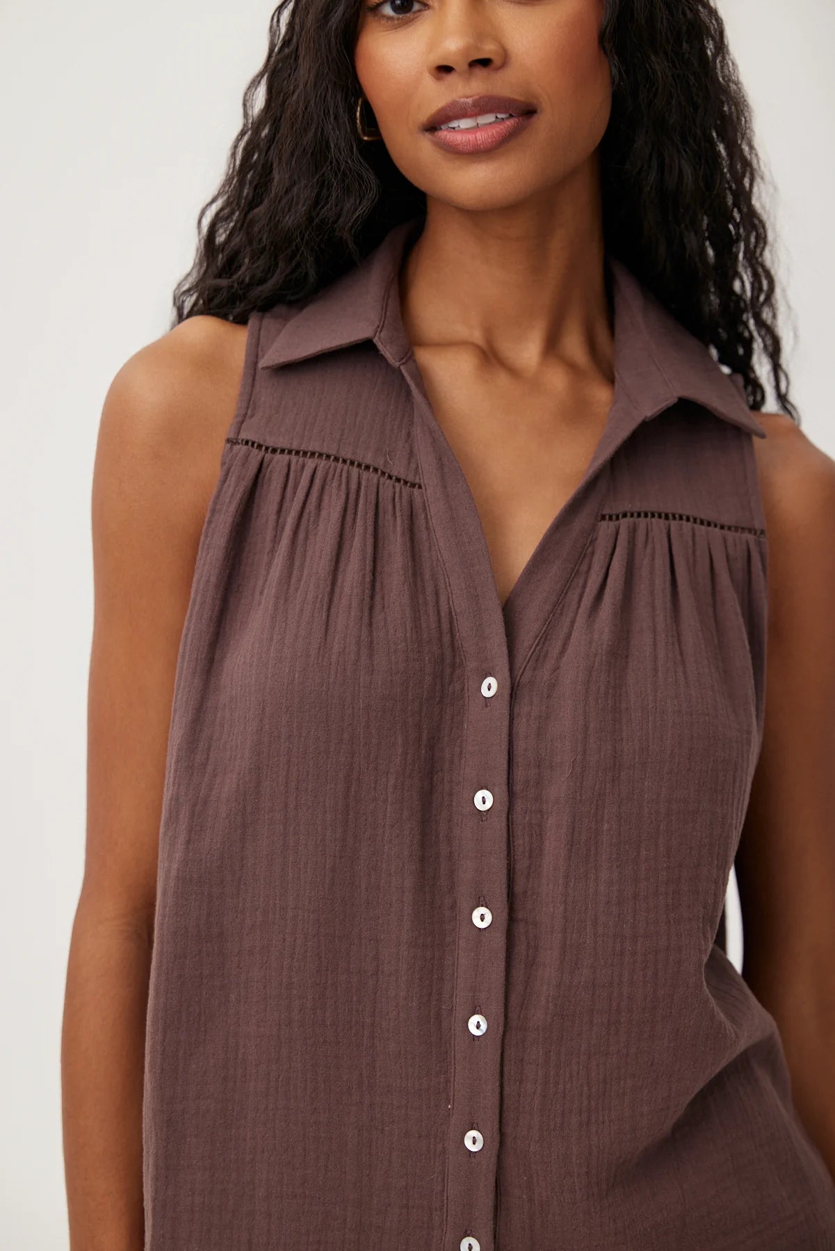 Bella Dahl Sleeveless Ladder Trim Shirt
