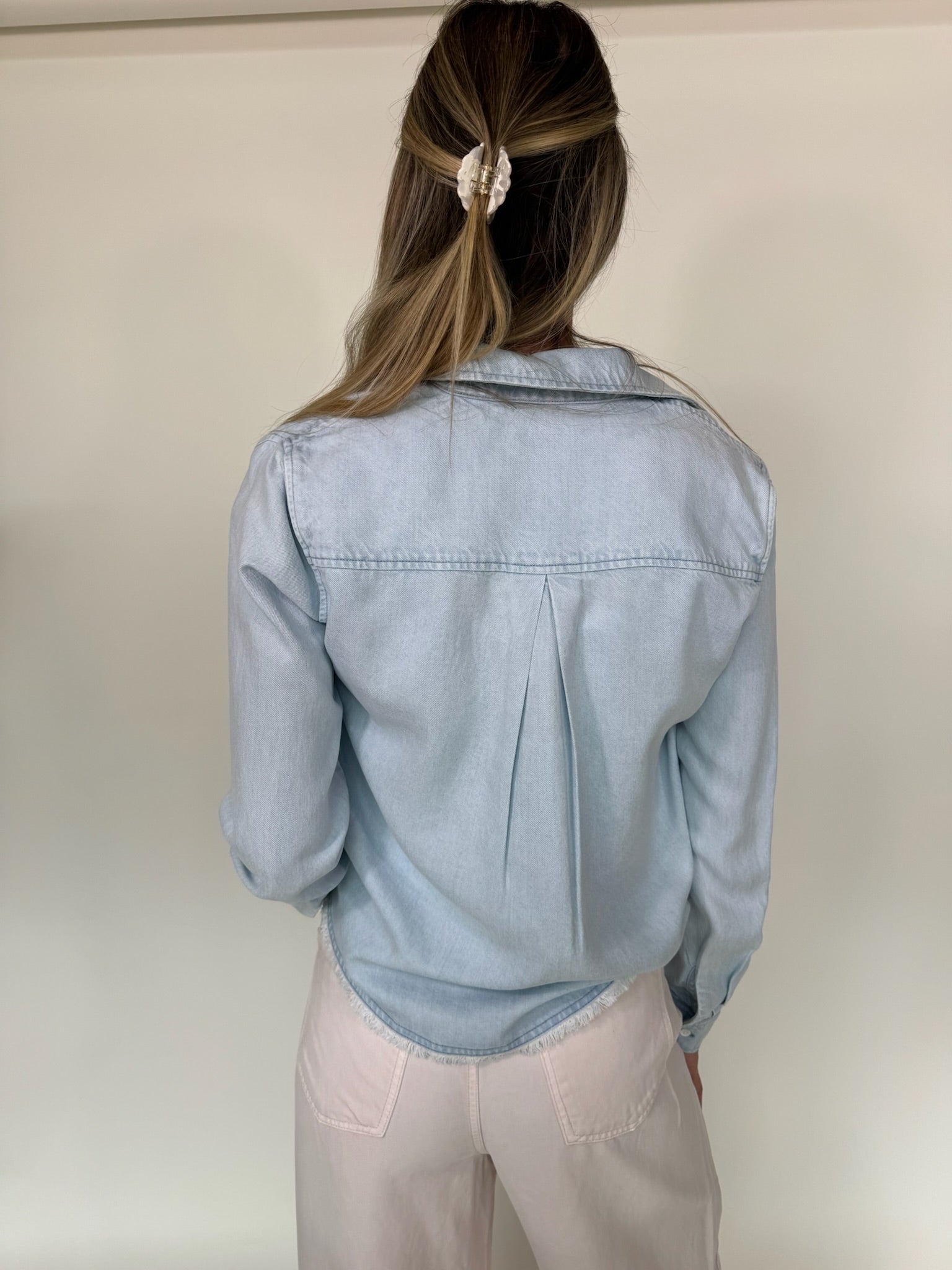 Bella Dahl | Two Pocket Fray Hem Shirt | Back | Vagabond | Apparel | Boutique