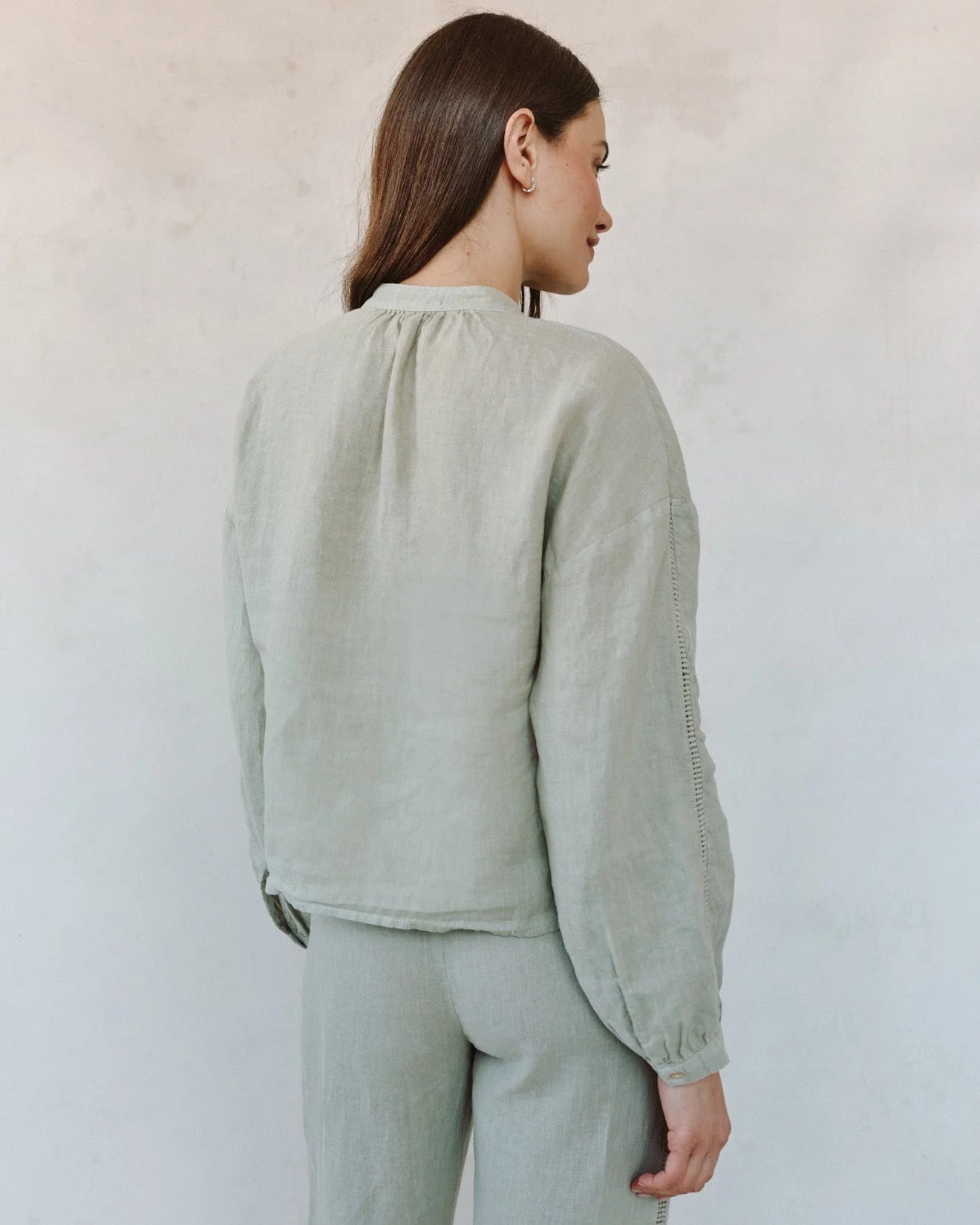 Bella Dahl | Mandarin Collar Trimmed Button Down | Back | Vagabond | Apparel | Boutique