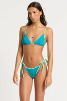 Bond-eye | Contrast Luana Triangle | Model | Vagabond | Apparel | Boutique