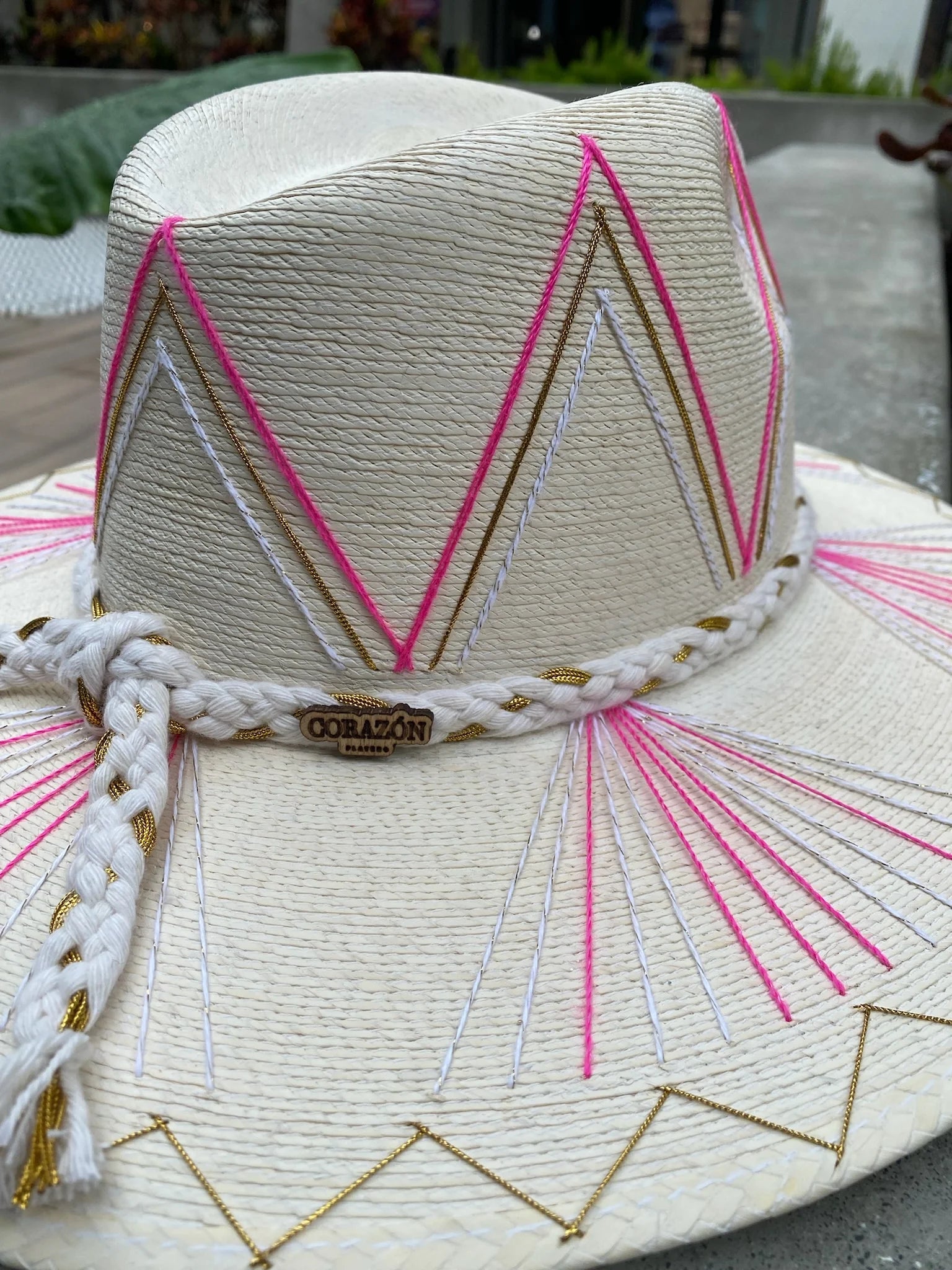 Corazon Playero | Isabella | Pink Power | Vagabond | Apparel | Boutique