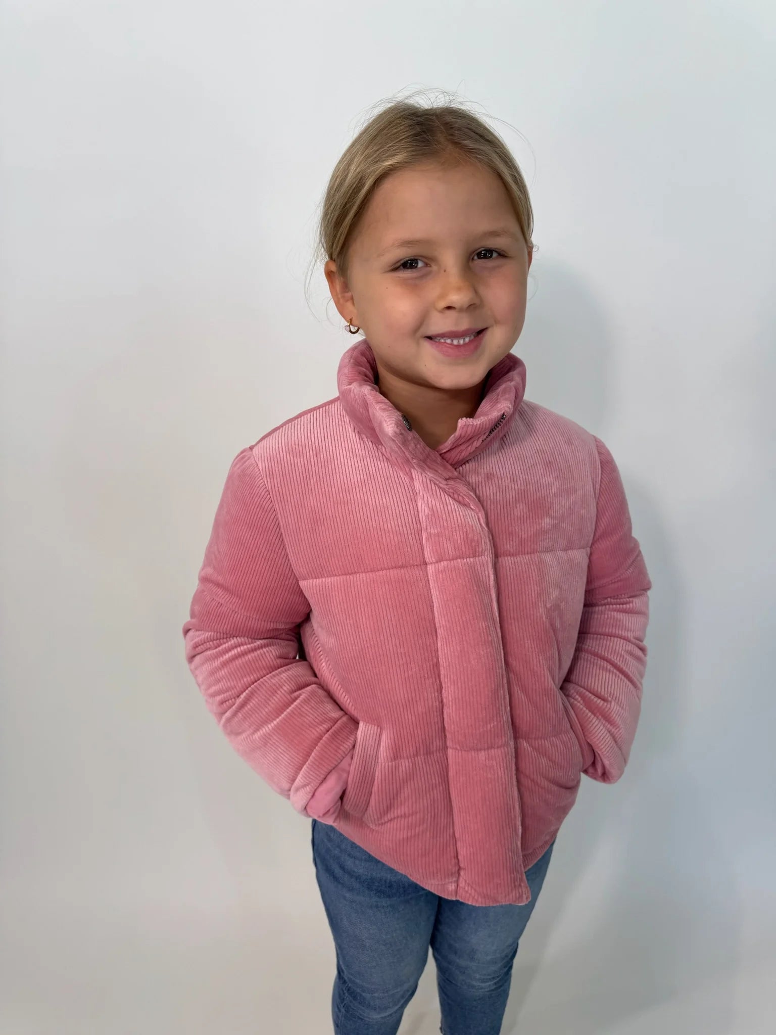 Feather 4 Arrow | Aspen Puffer Jacket | Model | Front | Vagabond | Apparel | Boutique