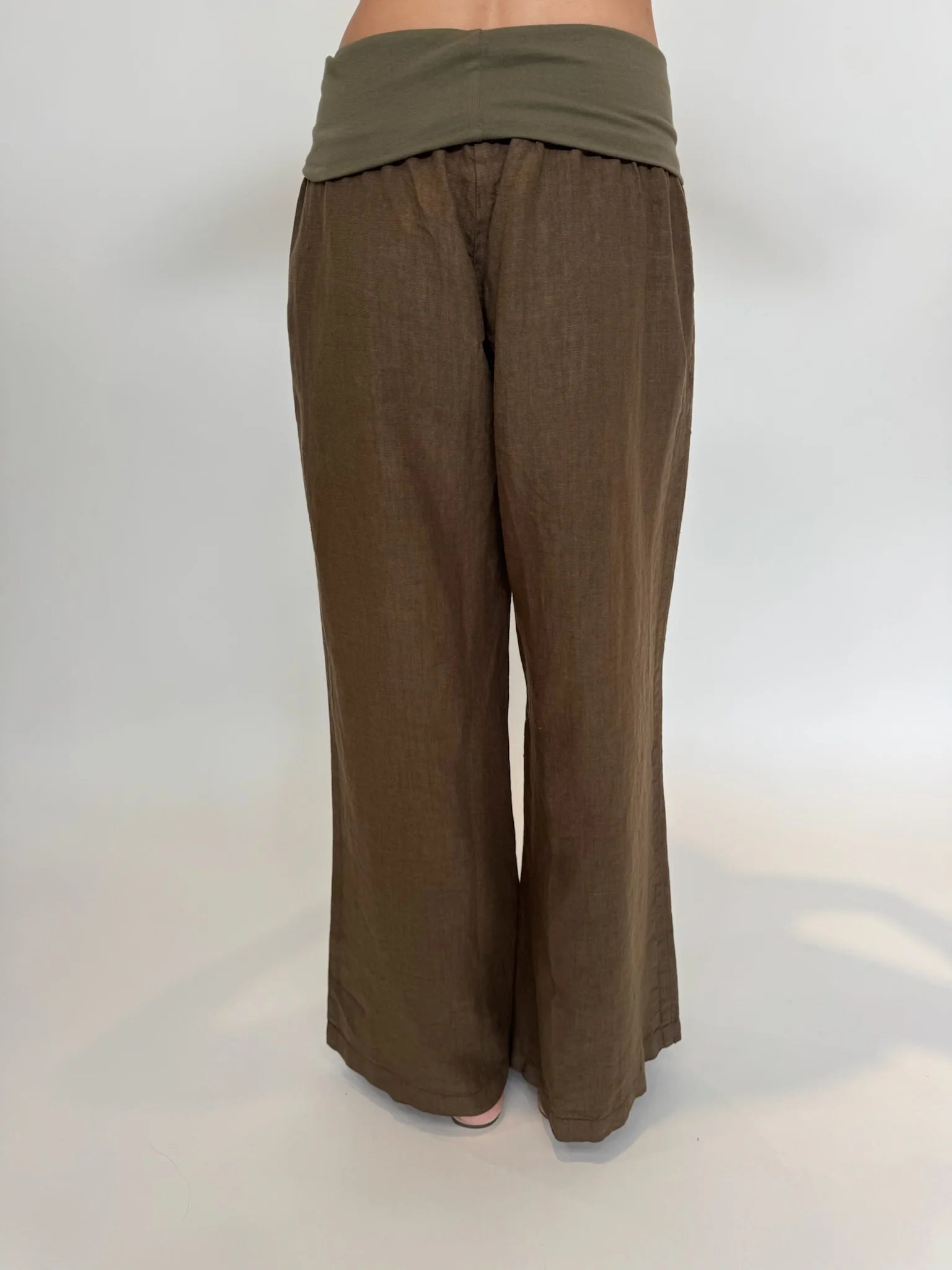 Fresh Laundry | Foldover Linen Pants | Olive | Back | Vagabond | Apparel | Boutique
