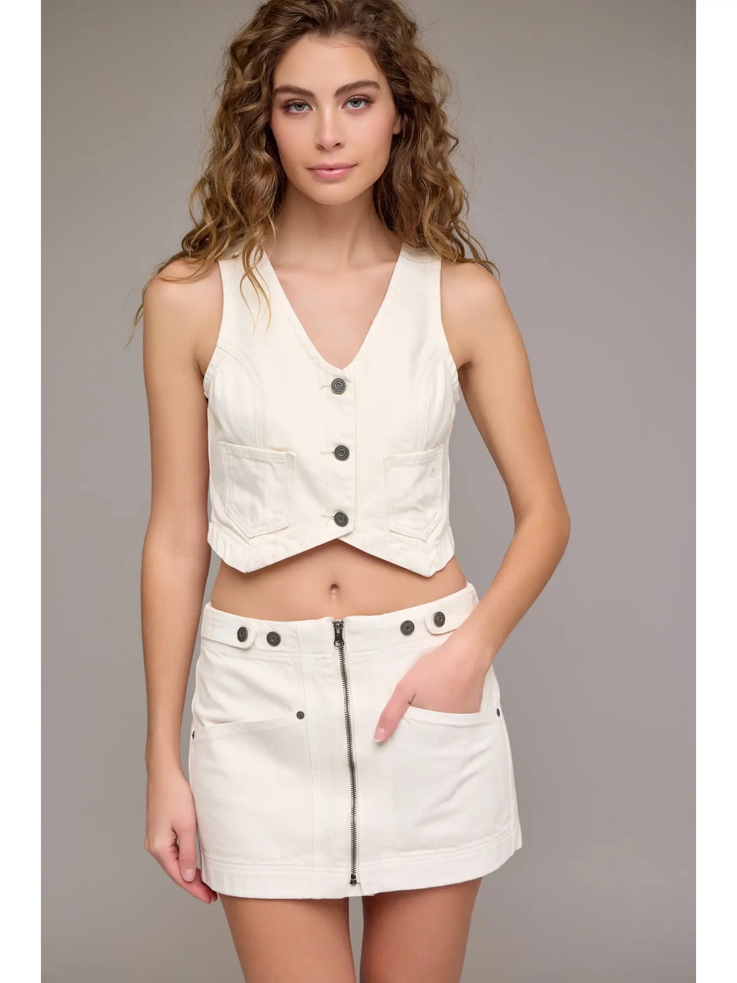 Hidden Jeans | Cropped Fitted Vest | Ecru | Vagabond | Apparel | Boutique