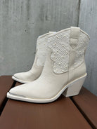 Dolce Vita Nashe Boot Off White Pearl