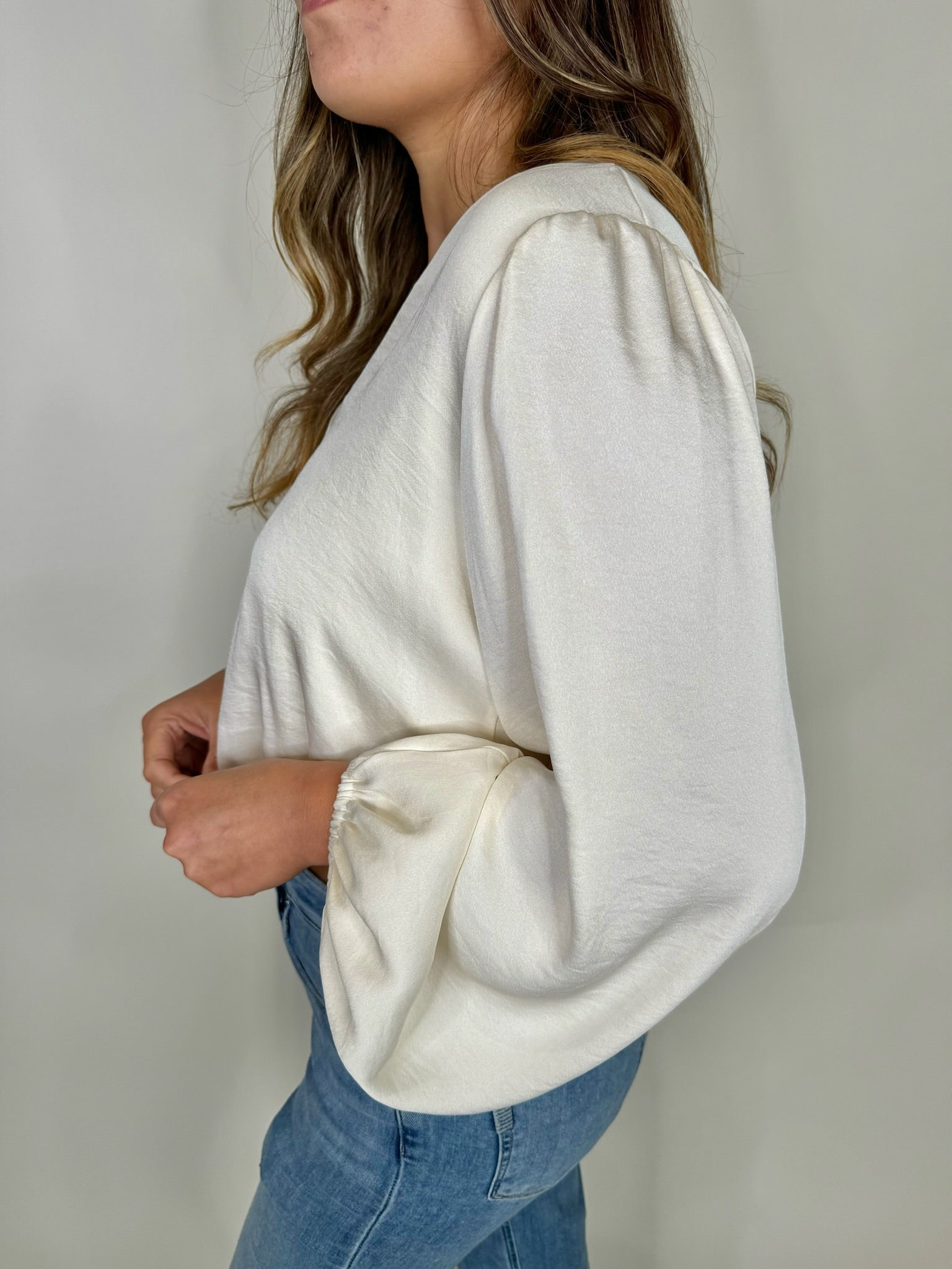 KLD L/S Washed Satin V-Neck Bubble Hem Blouse | Vagabond Apparel Boutique