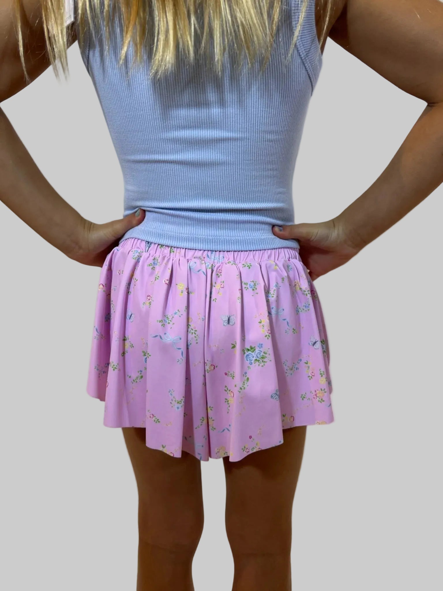 Katie J | Farrah Printed Shorts | Butterfly Carnations | Back | Vagabond | Apparel | Boutique