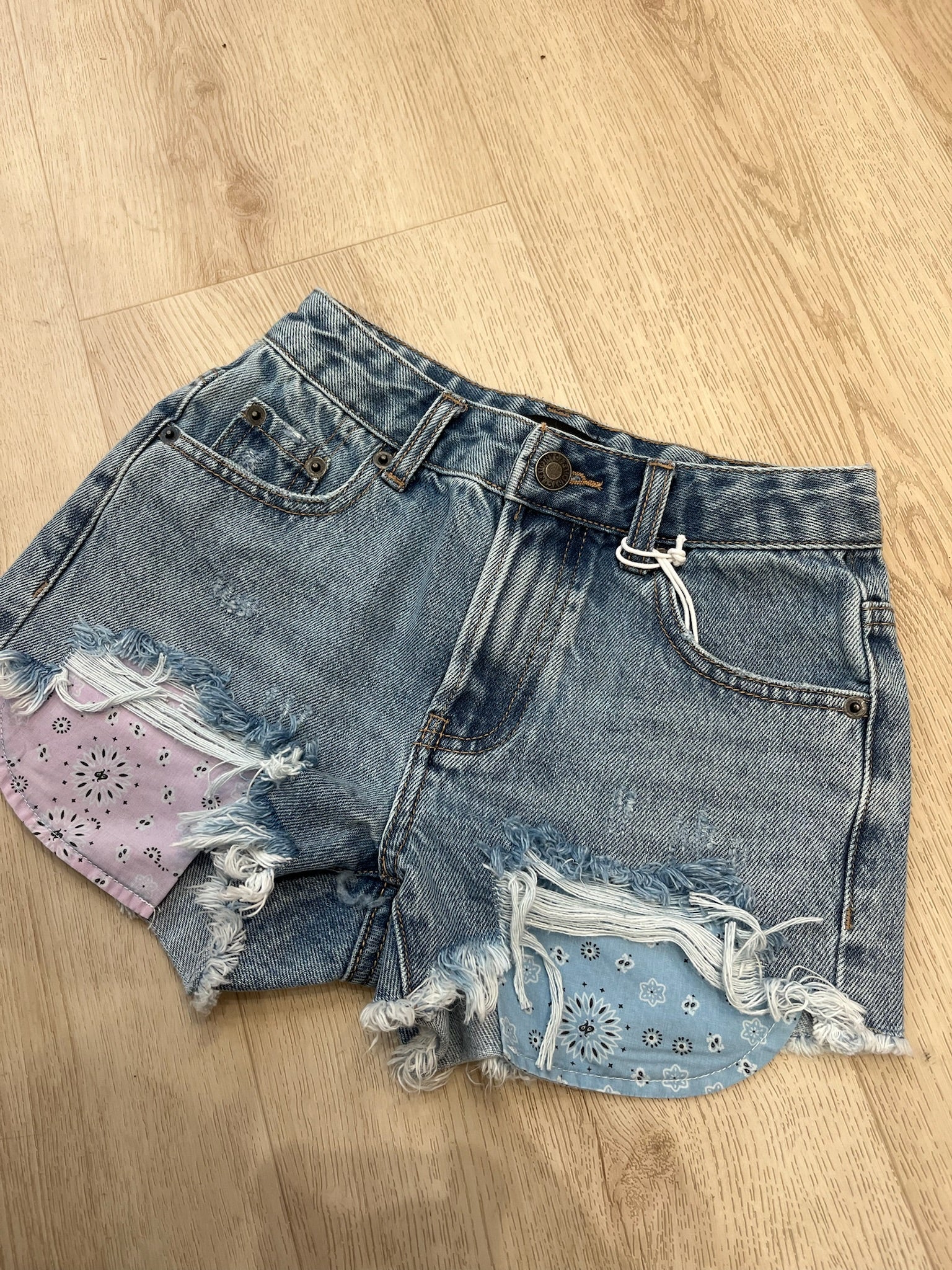 Katie J | Malibu Denim Shorts Printed Pocket | Pastel | Vagabond | Apparel | Boutique