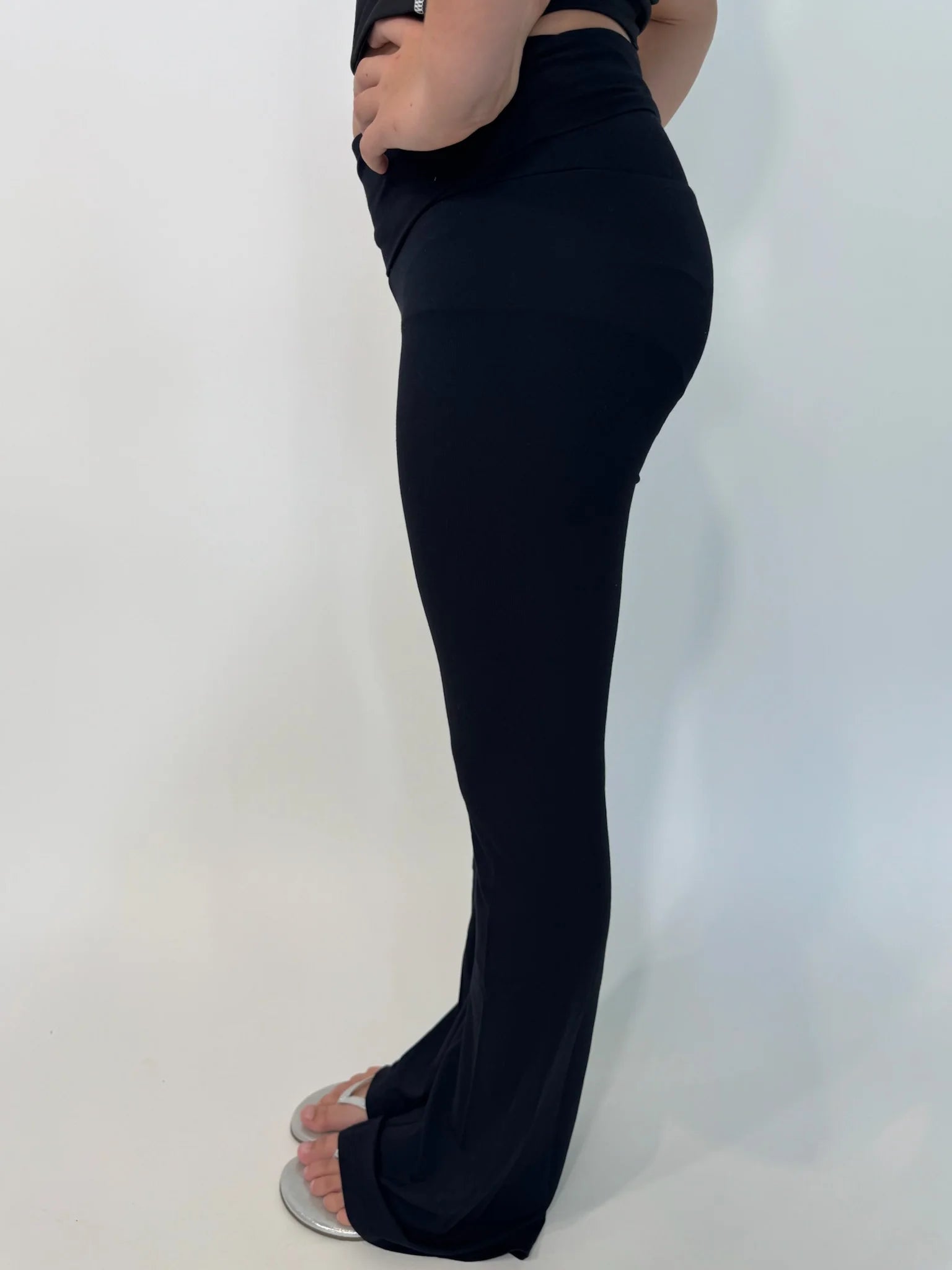 Katie J |  RO Pant | Model Side | Vagabond | Apparel | Boutique