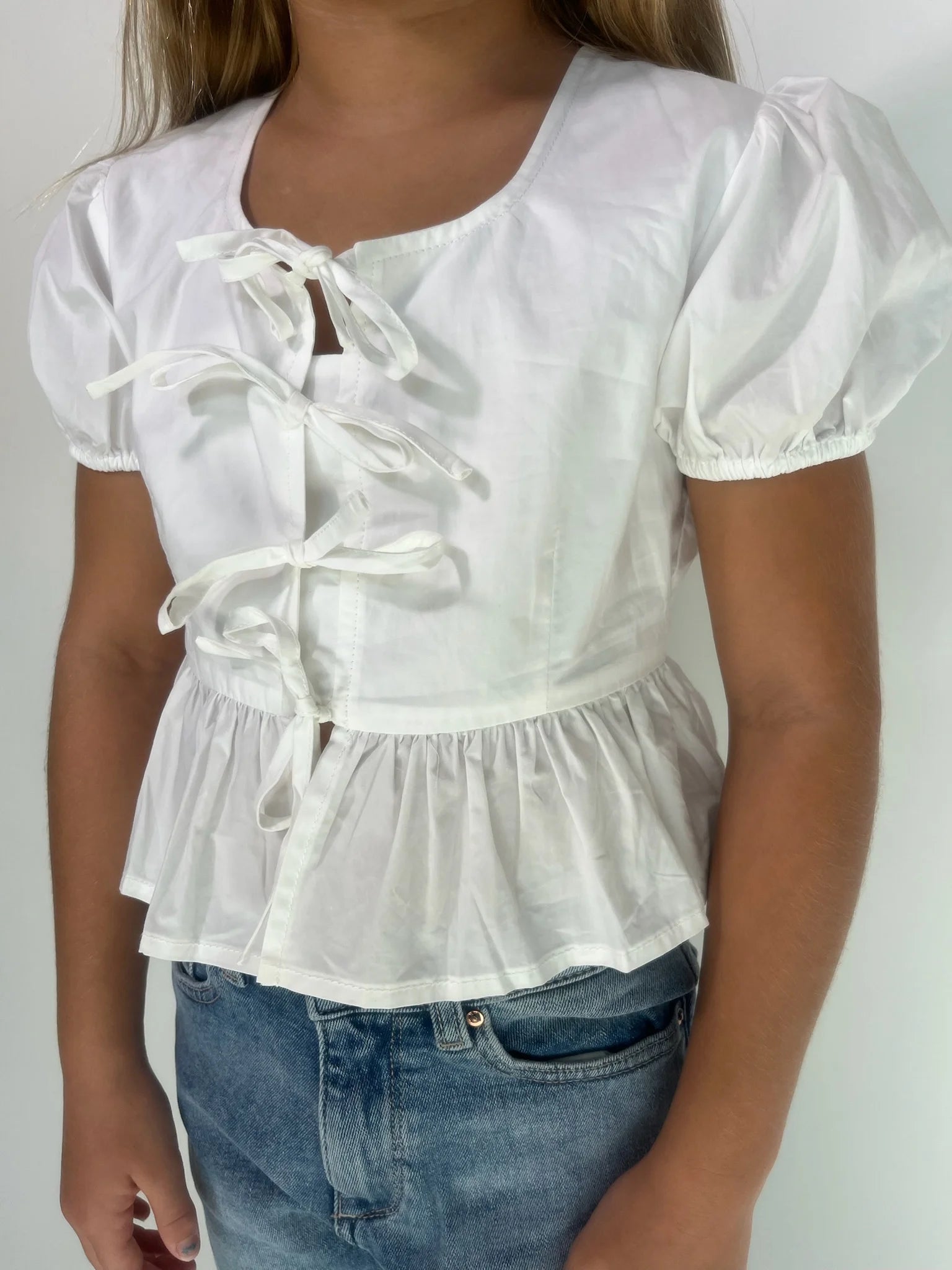 Katie J | Wells Top | White | Close | Vagabond | Apparel | Boutique
