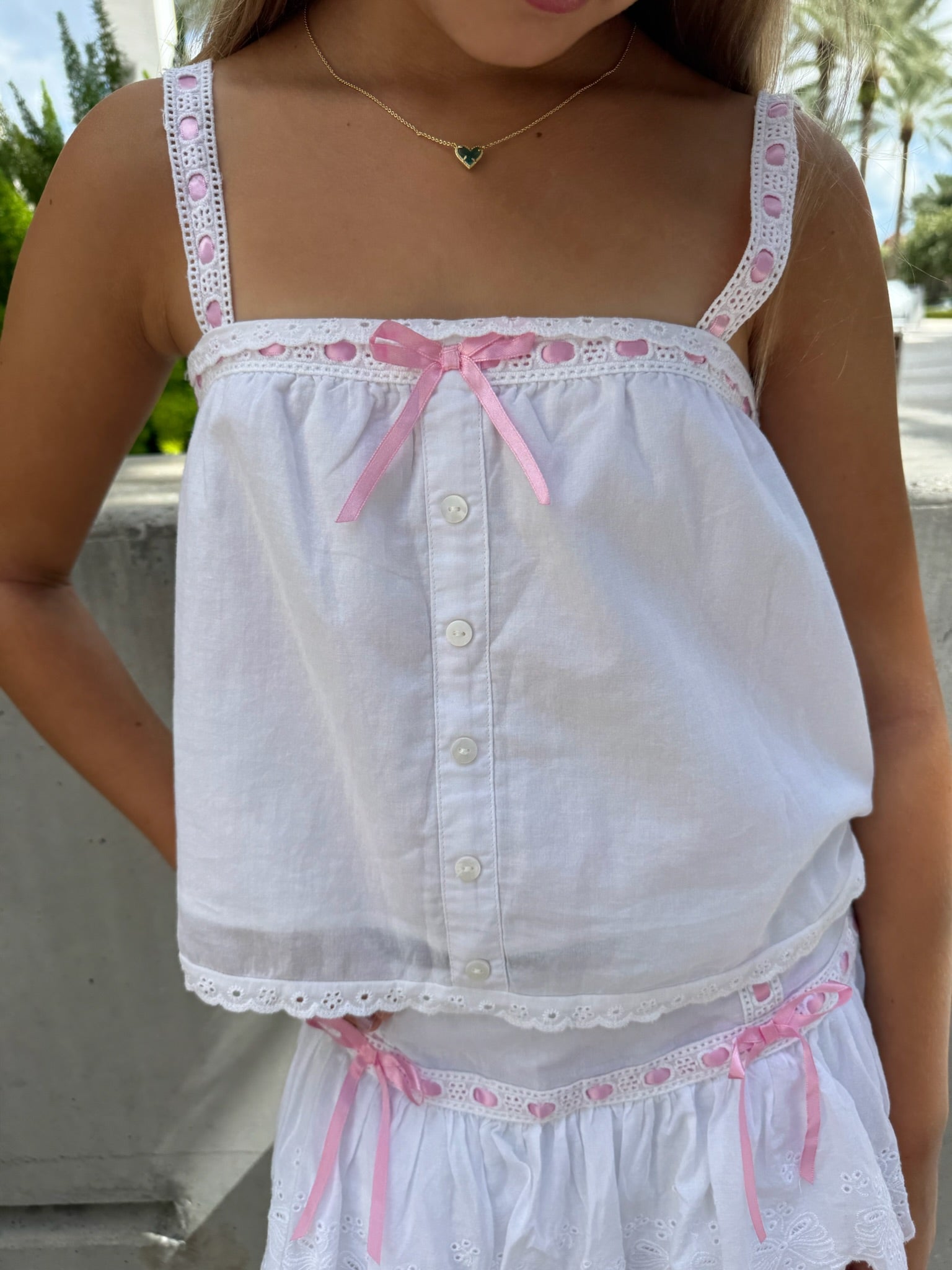 Katie J | Zuri Top | Close | Vagabond | Apparel | Boutique