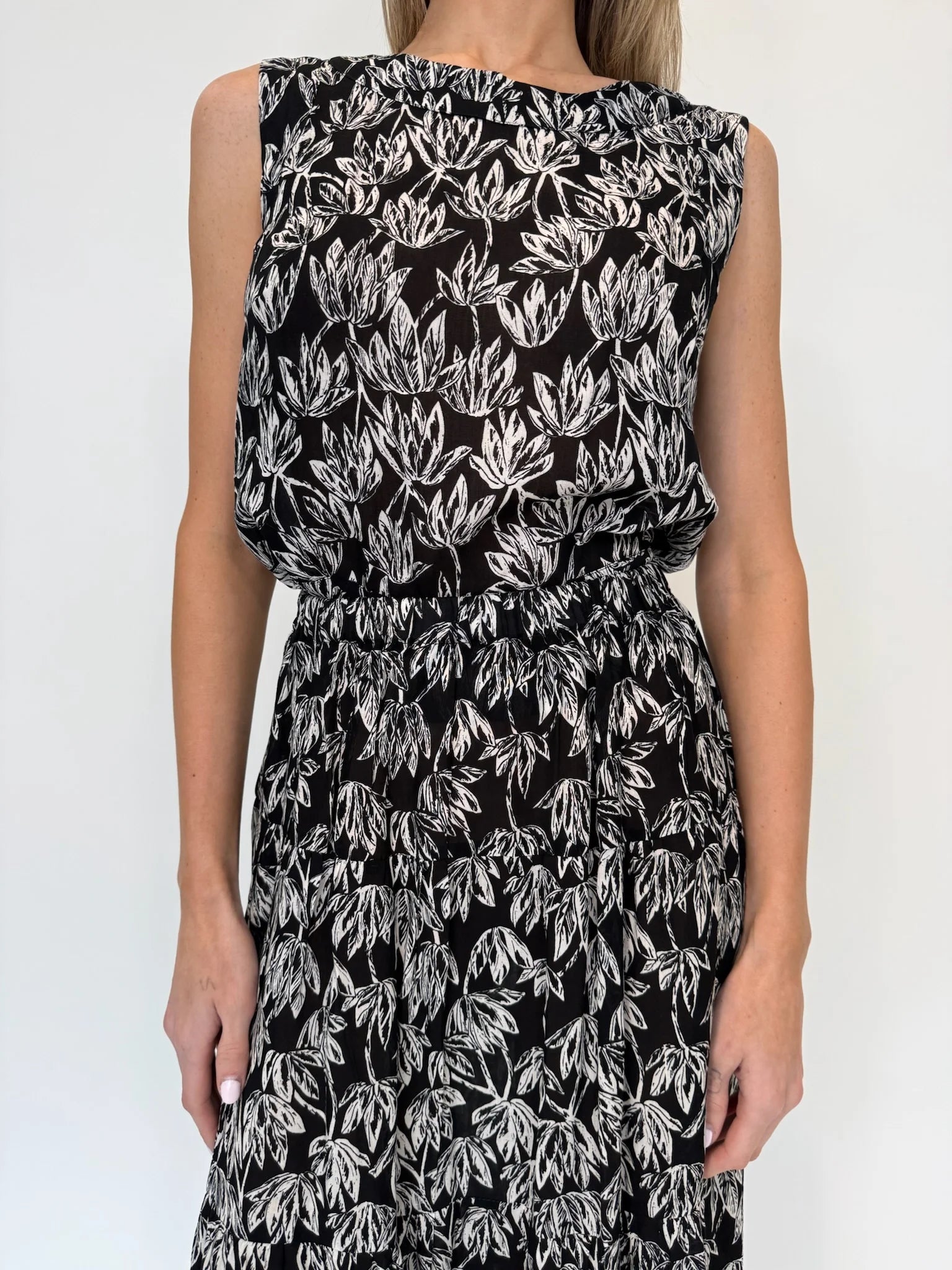 Khush | Donna Top | Canopy Black | Vagabond | Apparel | Boutique