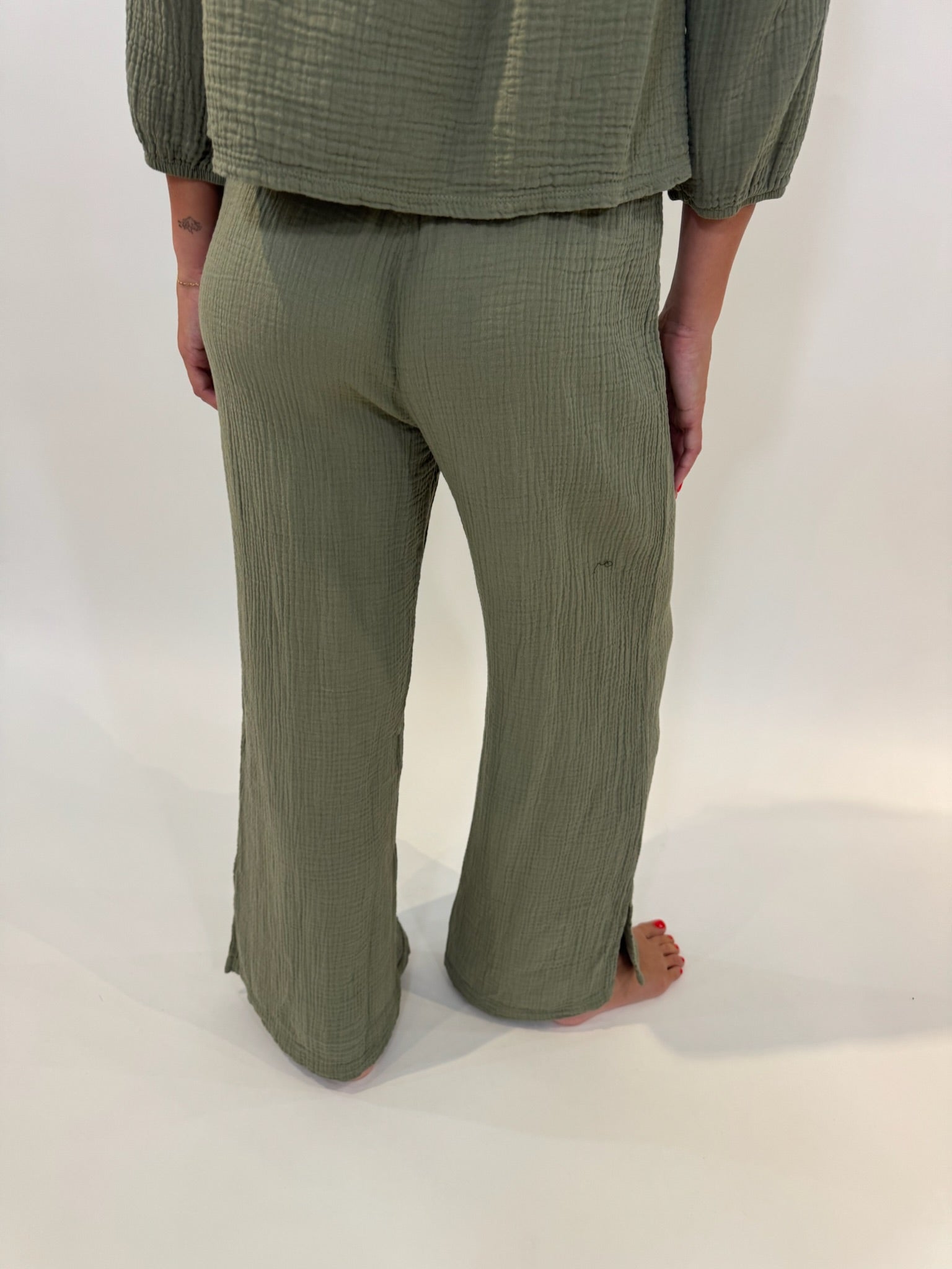 LA Made | Breezy Gauze Pant W/Side Slit | Vagabond | Apparel | Boutique