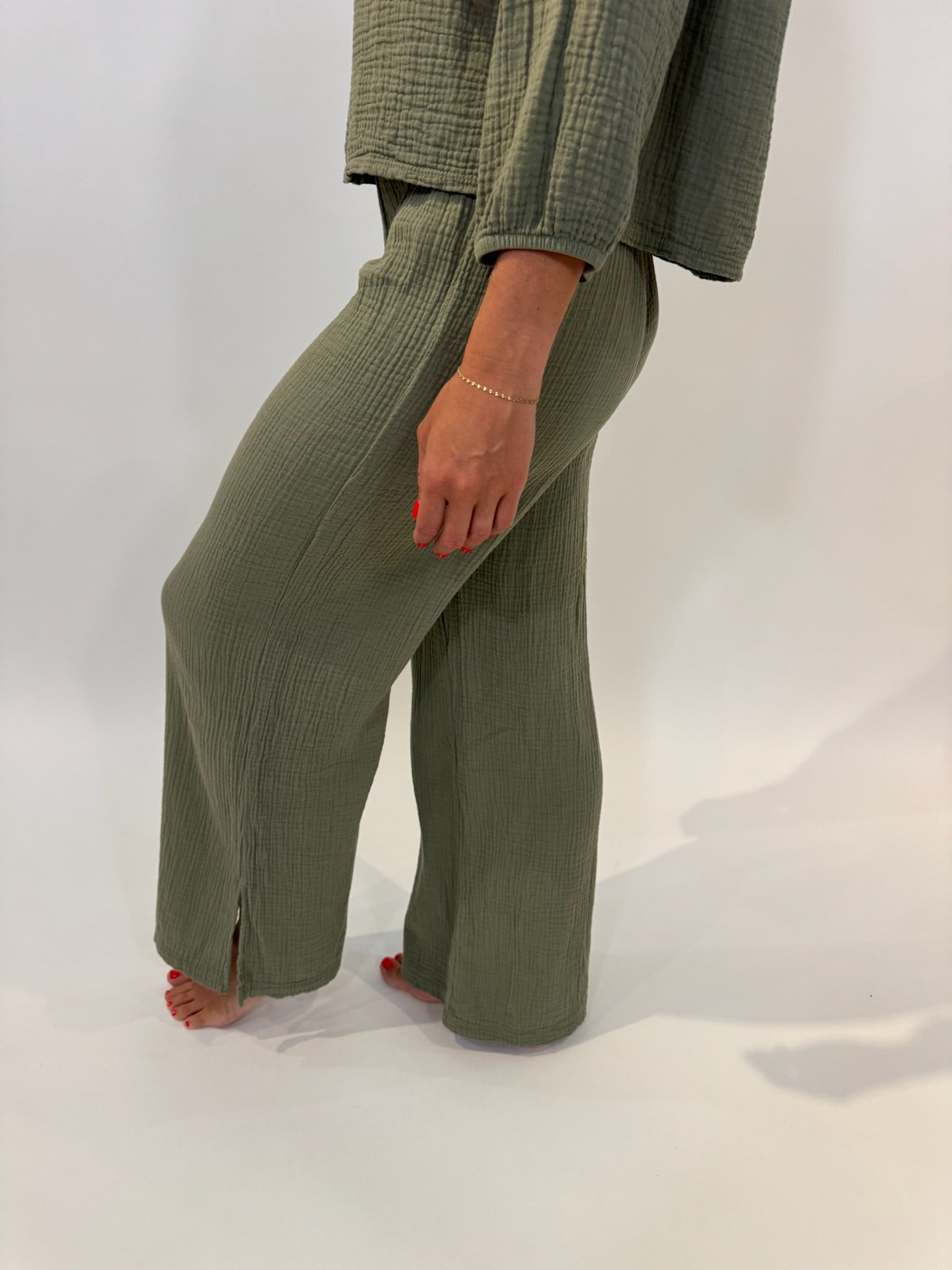 LA Made | Breezy Gauze Pant W/Side Slit | Vagabond | Apparel | Boutique
