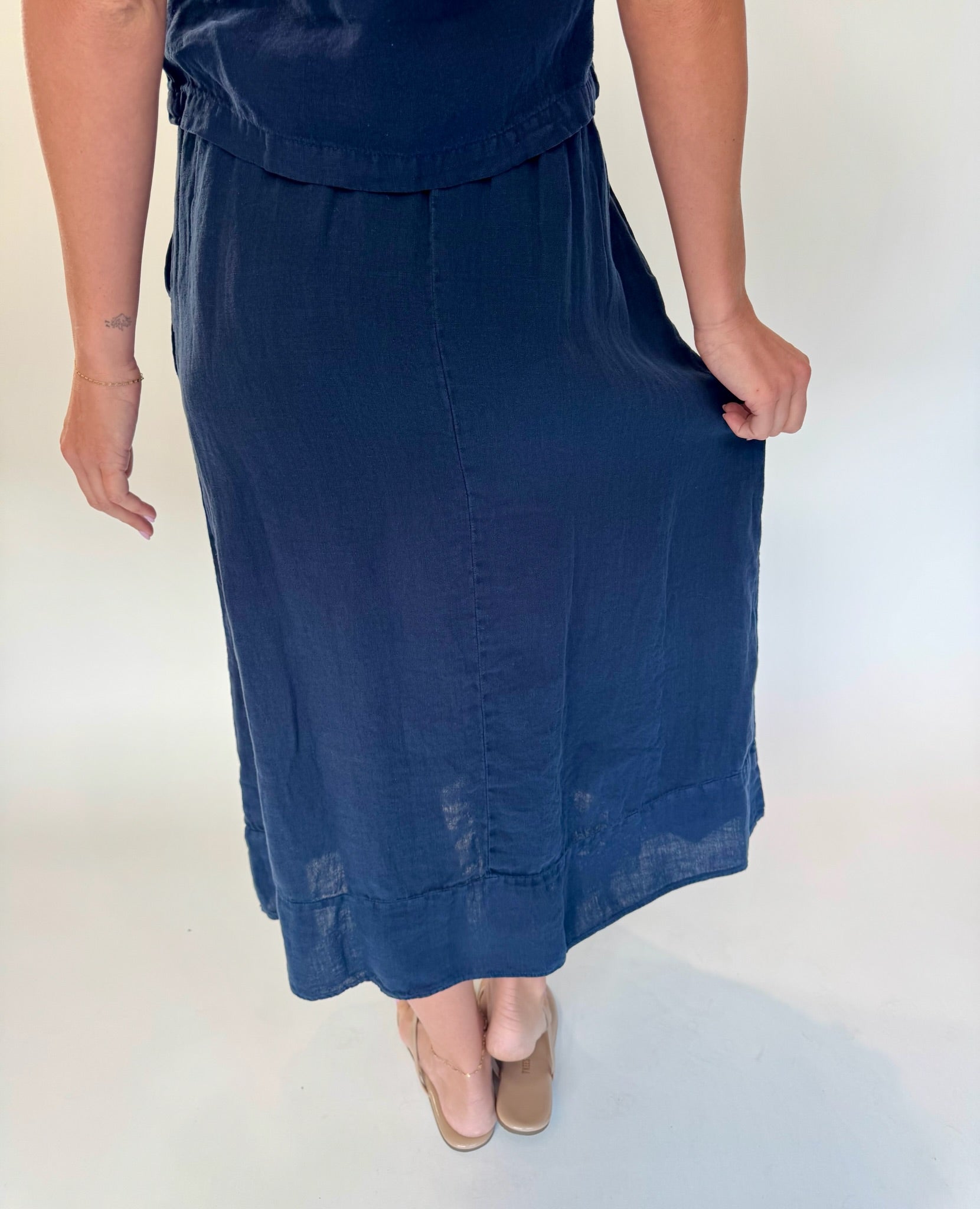 LA Made | Calla Linen Skirt | Back | Vagabond | Apparel | Boutique