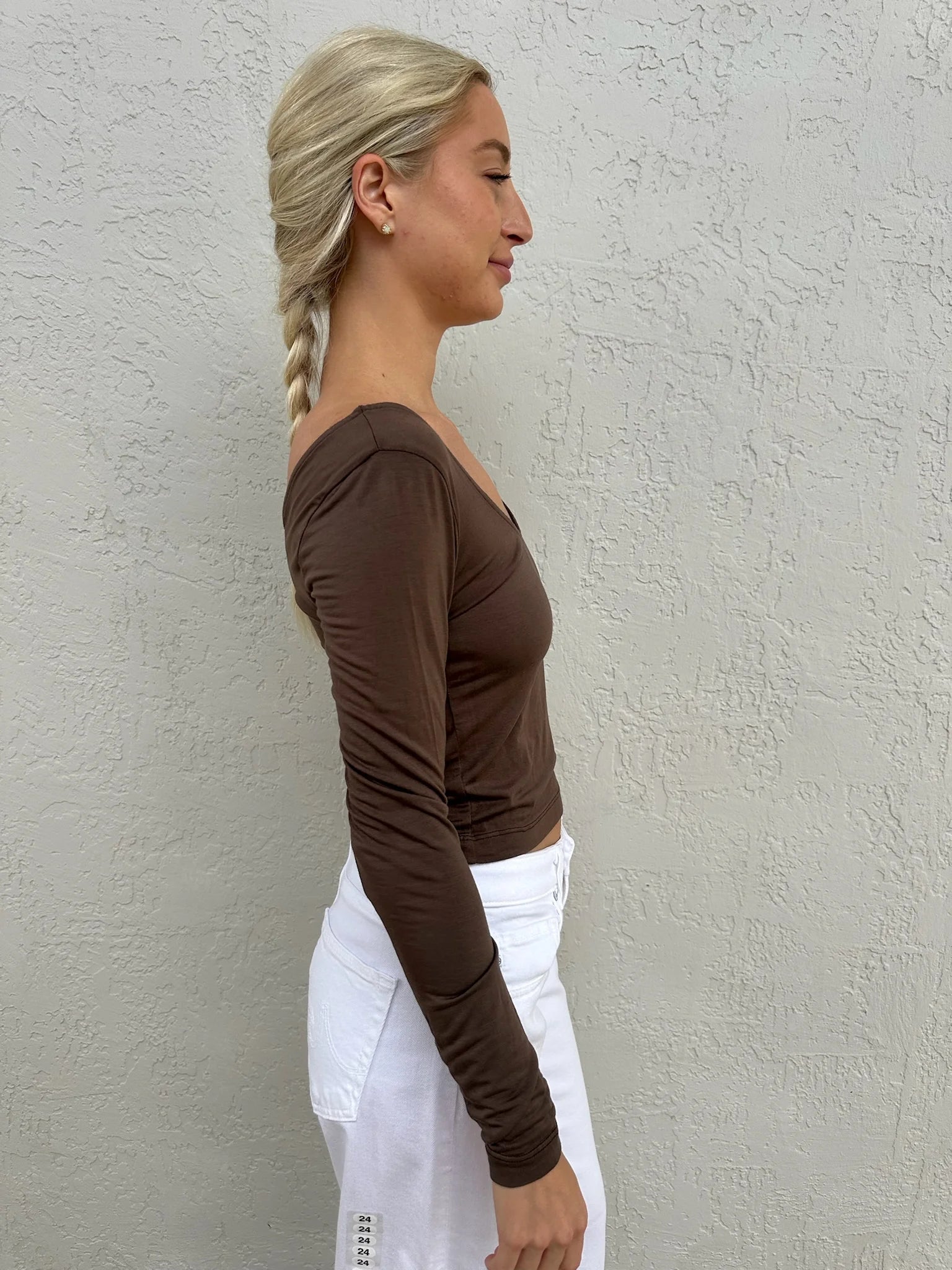 LA Made | Esya V-Neck Long Sleeve Top | Mahogany | Side | Vagabond | Apparel | Boutique